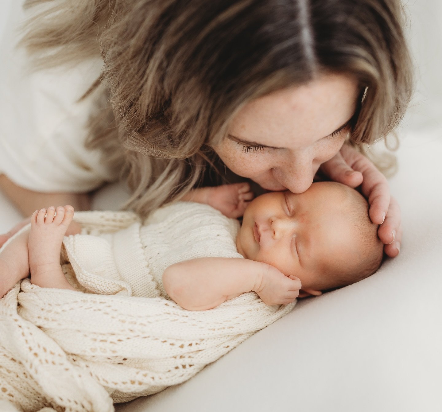 Expecting this year? Or know someone who is?

I would love to meet you! I have a very cosy studio, and you only have to bring bubba and yourselves! Super easy! 

DM me for all the details! 😍

#newborndays #emotionalmotherhood #sydneymumsandbubs #tim