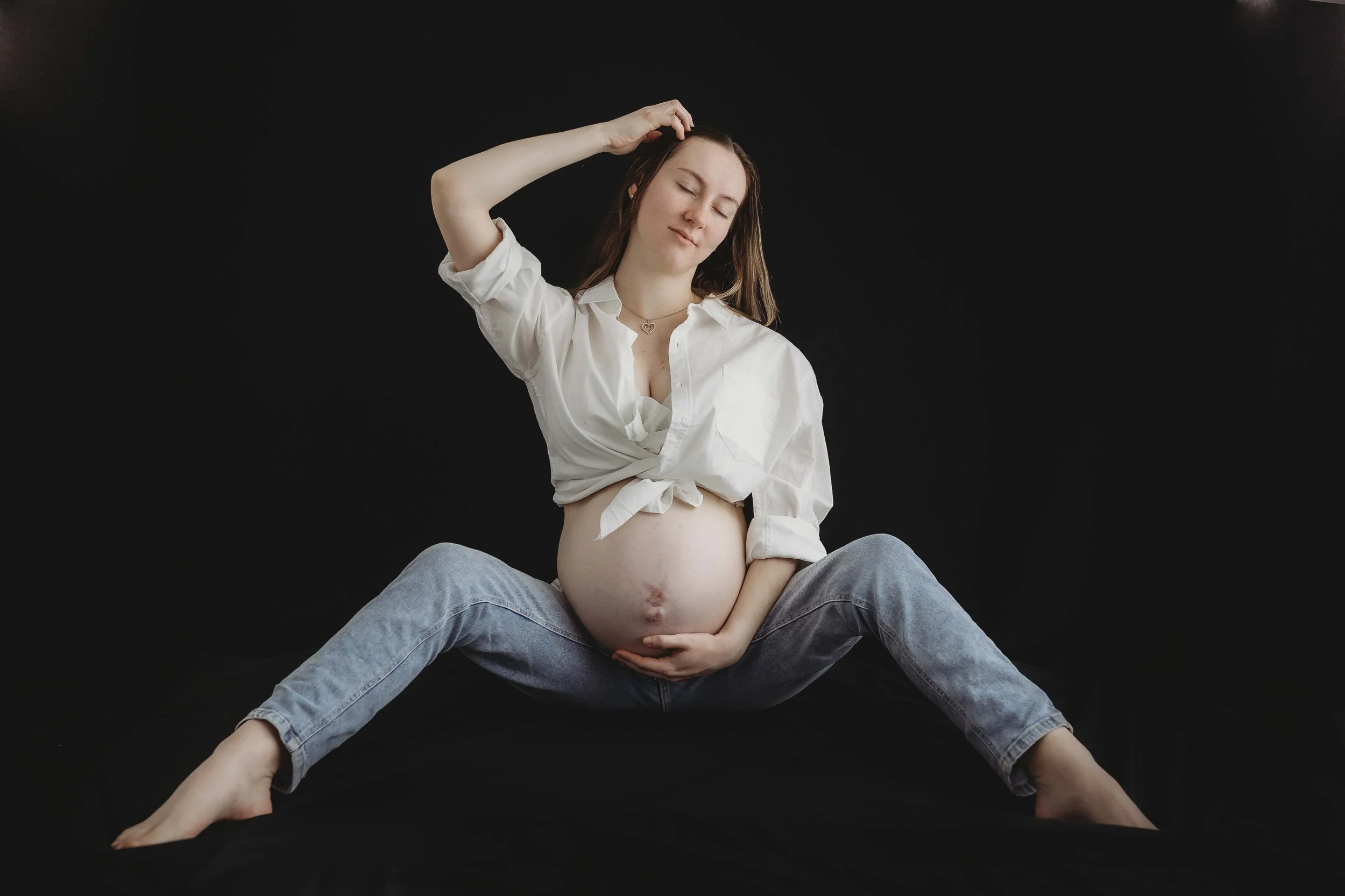 maternity photoshoot sydney studio.jpg