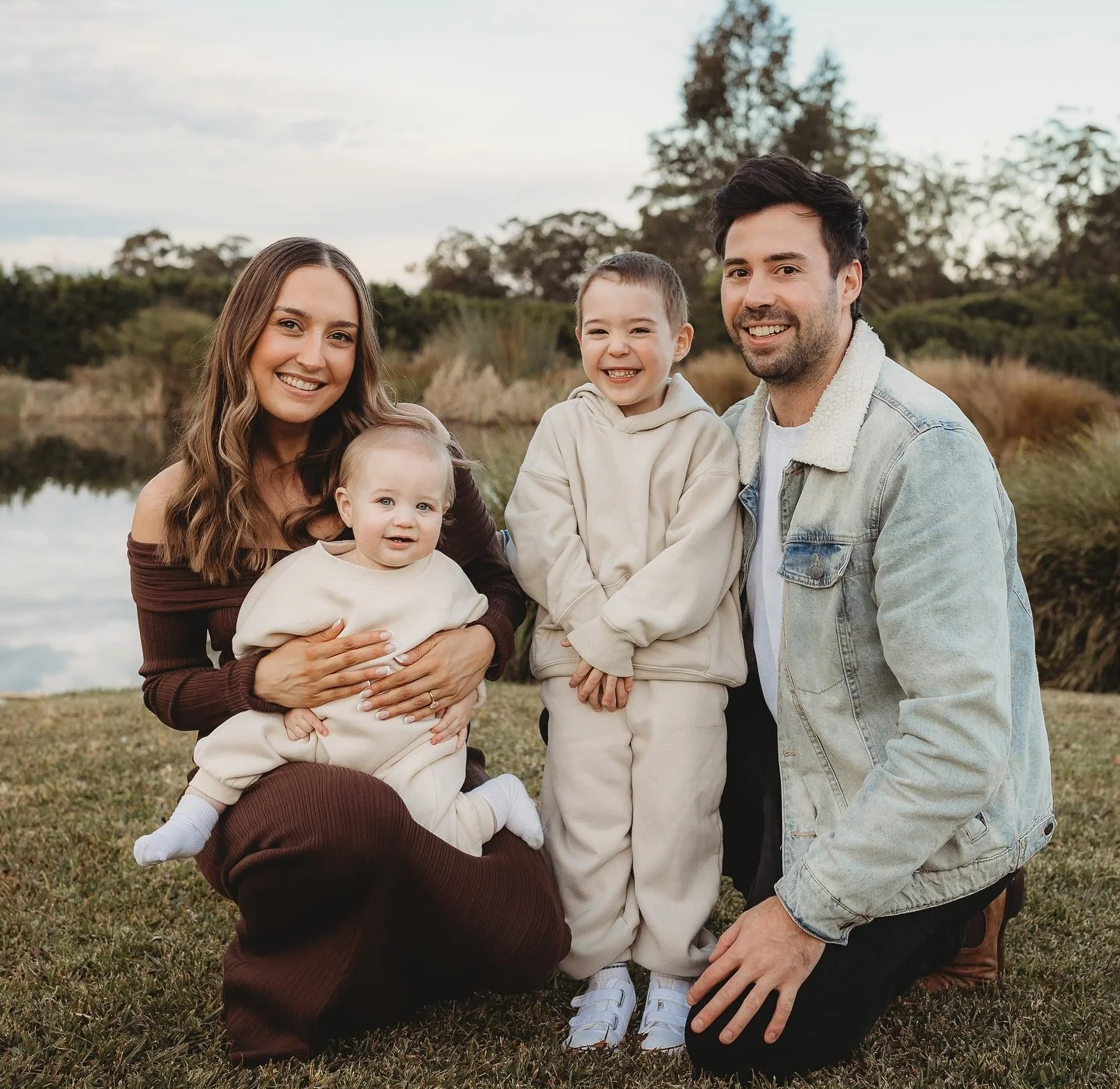 How good is long weekend?! I&rsquo;m still recovering! 

Didn&rsquo;t spend much time at home. 🤦&zwj;♀️ Hung out with family and friends and made some new friends too! 
😀

How was your long weekend? 

Ps how cute is this family?! I first met them w