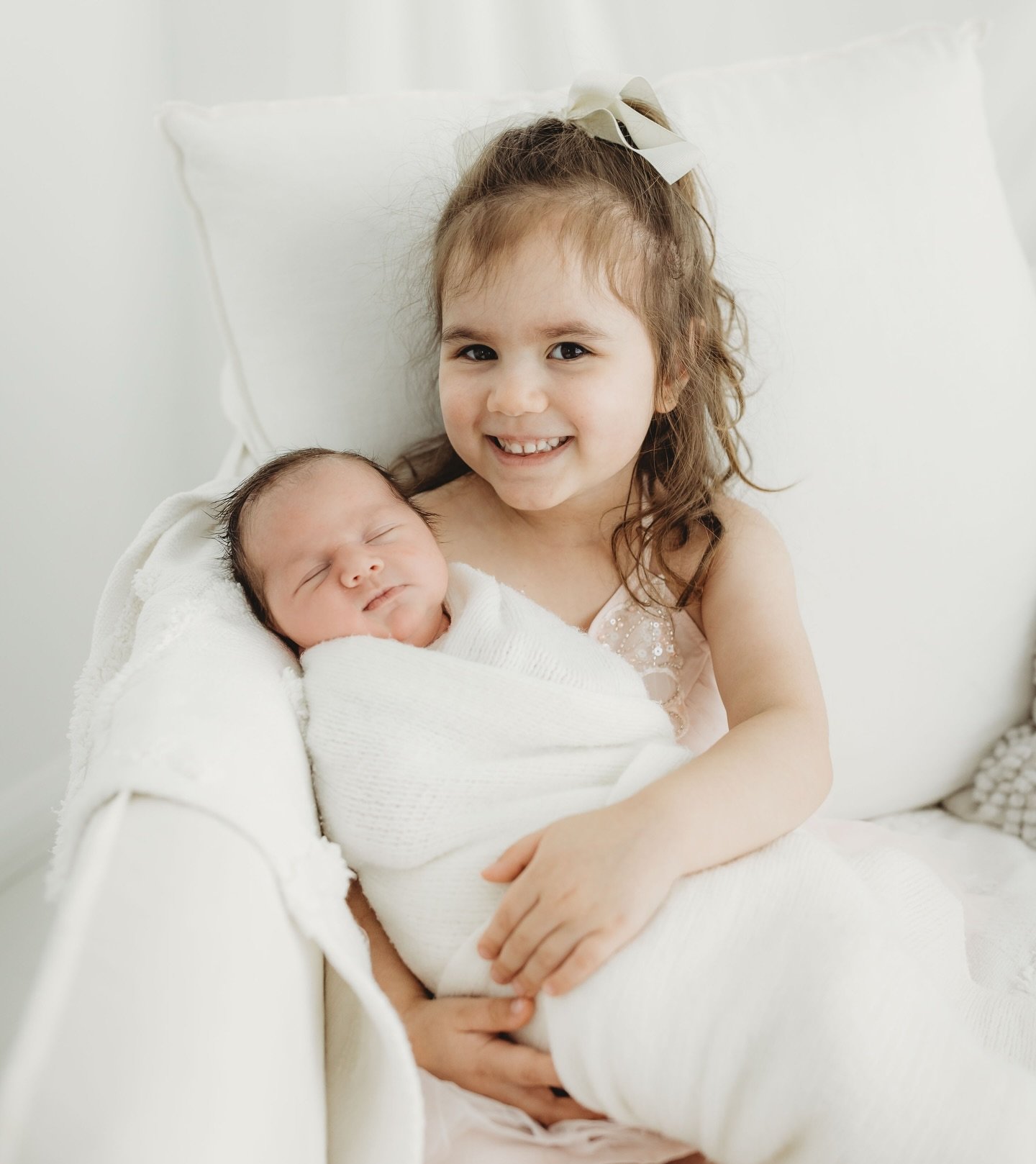 I know I&rsquo;ve been sooooo slack in posting! Editing and Mum life are kicking my butt at the moment! Trying my best to get all the galleries out before Christmas! 🎄 I&rsquo;m nearly there!

So here&rsquo;s a sneak peek of this gorgeous newborn wi