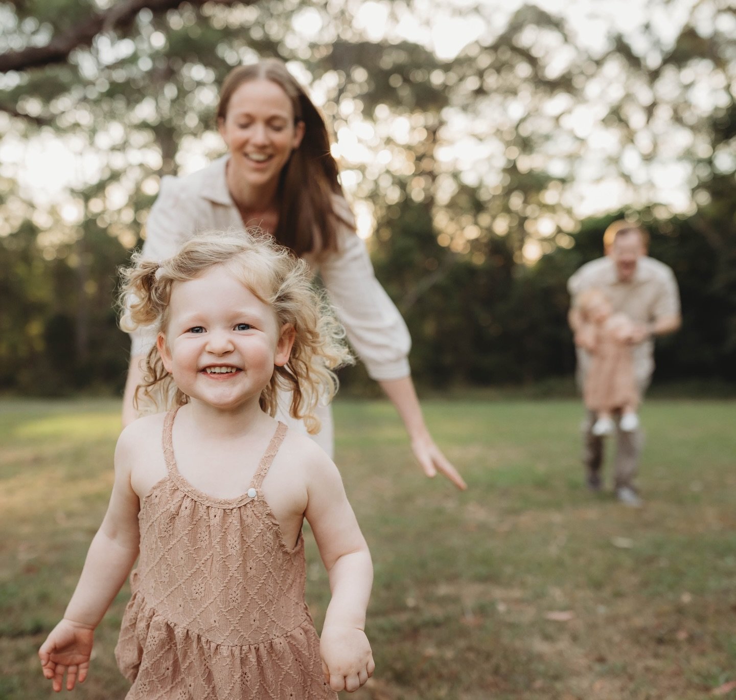 Loved hanging out with this happy family! 
Big sister was super chatty, little sis just wanted to run away haha. 

This session was gifted by the children&rsquo;s grandmother - what a beautiful gift, the gift of absolutely priceless happy family memo