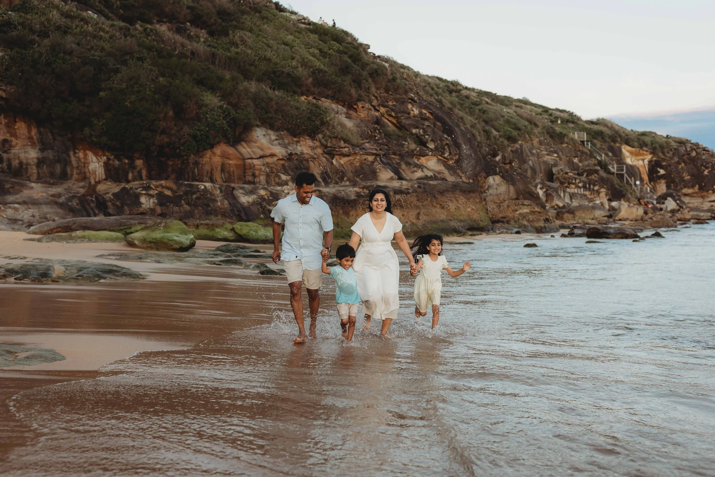 sue beaumont photography beach family photographs northern beaches