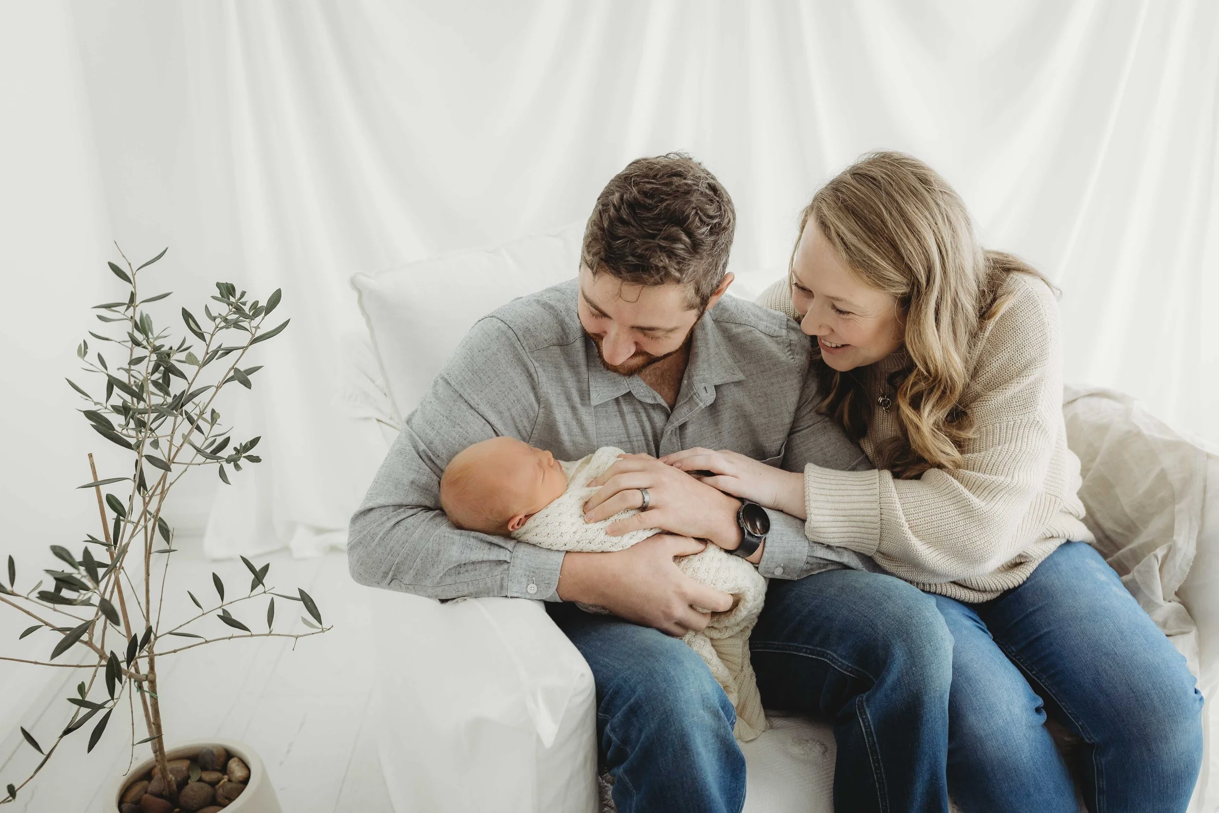 Most asked questions about newborn photography 