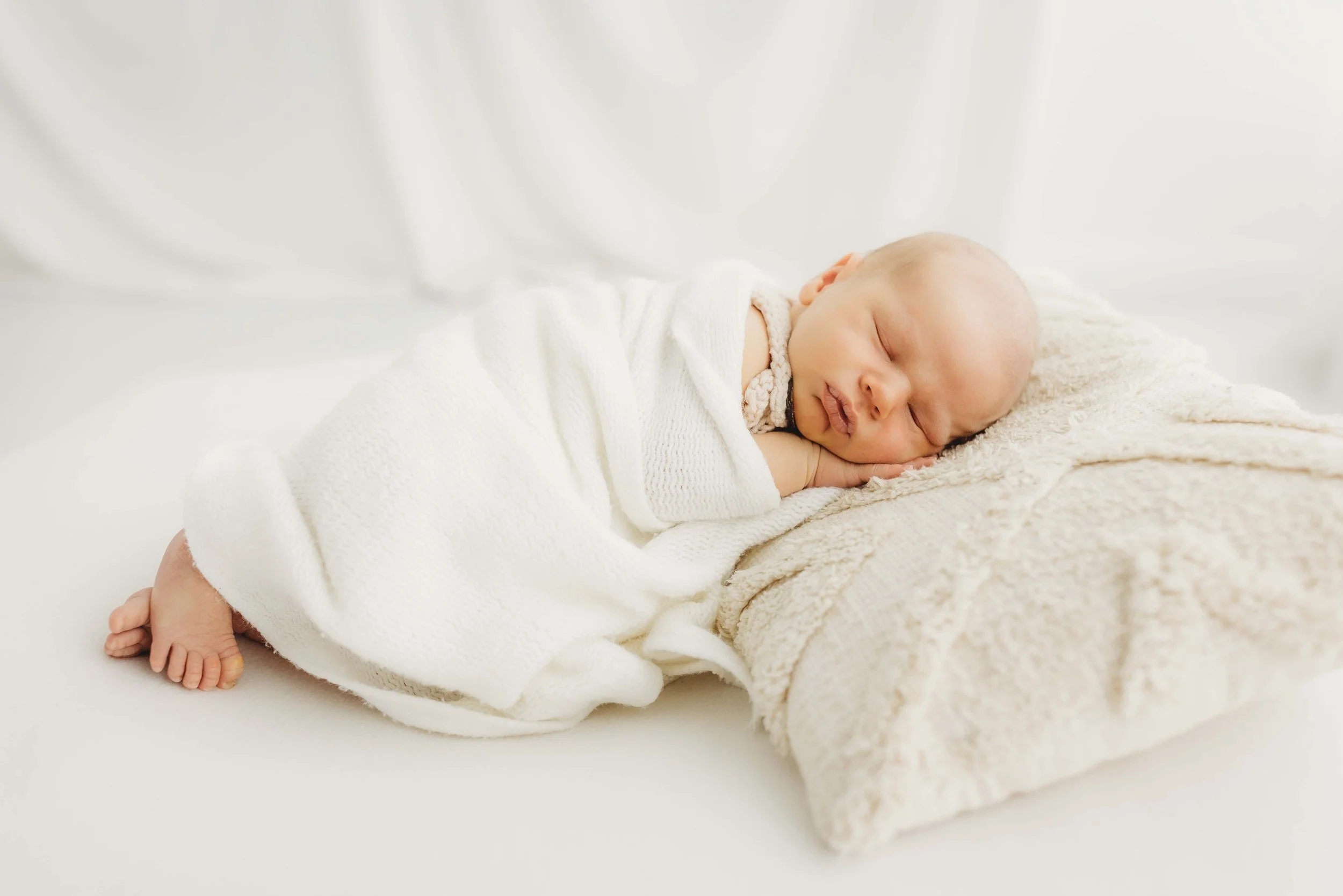 sue newborn photographer_Suebeaumontphotography for website-4.jpg