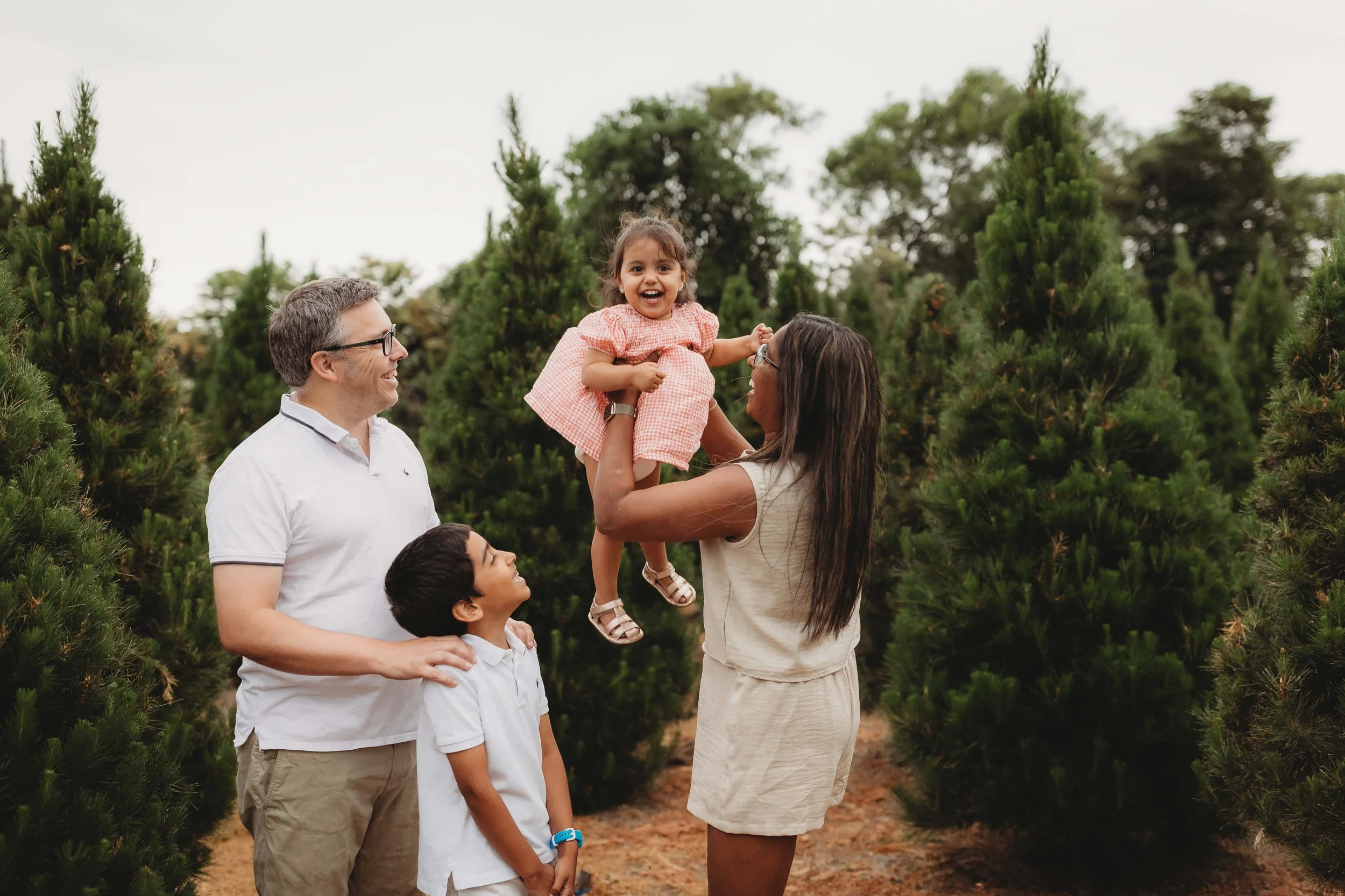 Christmas family photos hills district tree farm