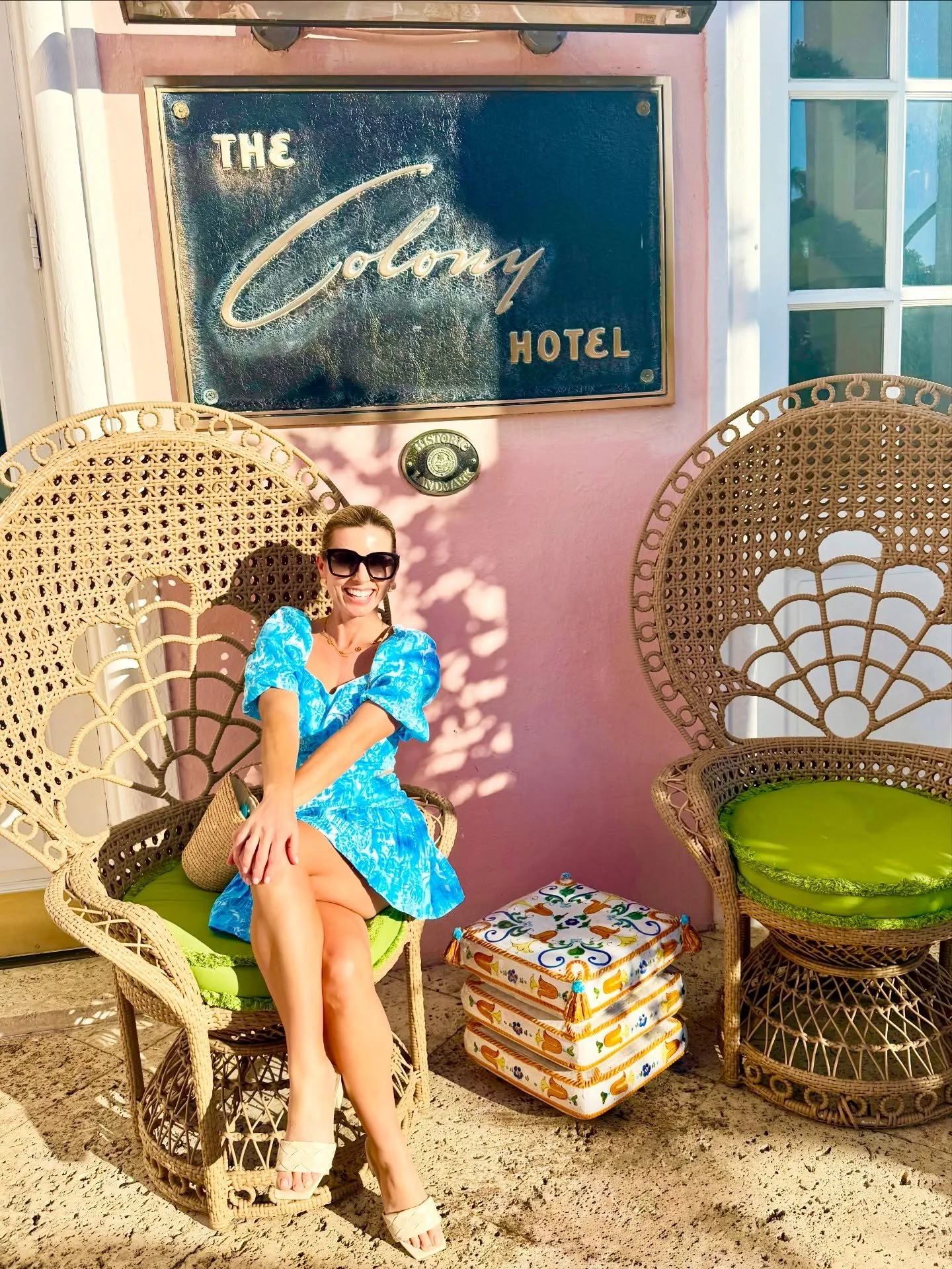 If you need me, just ring The Colony because I&rsquo;m not leaving. 🎀
.
🥂: @thecolonypalmbeach 
🌴 : Palm Beach, FL
🛍️: Worth Avenue 
👗: @lillypulitzer