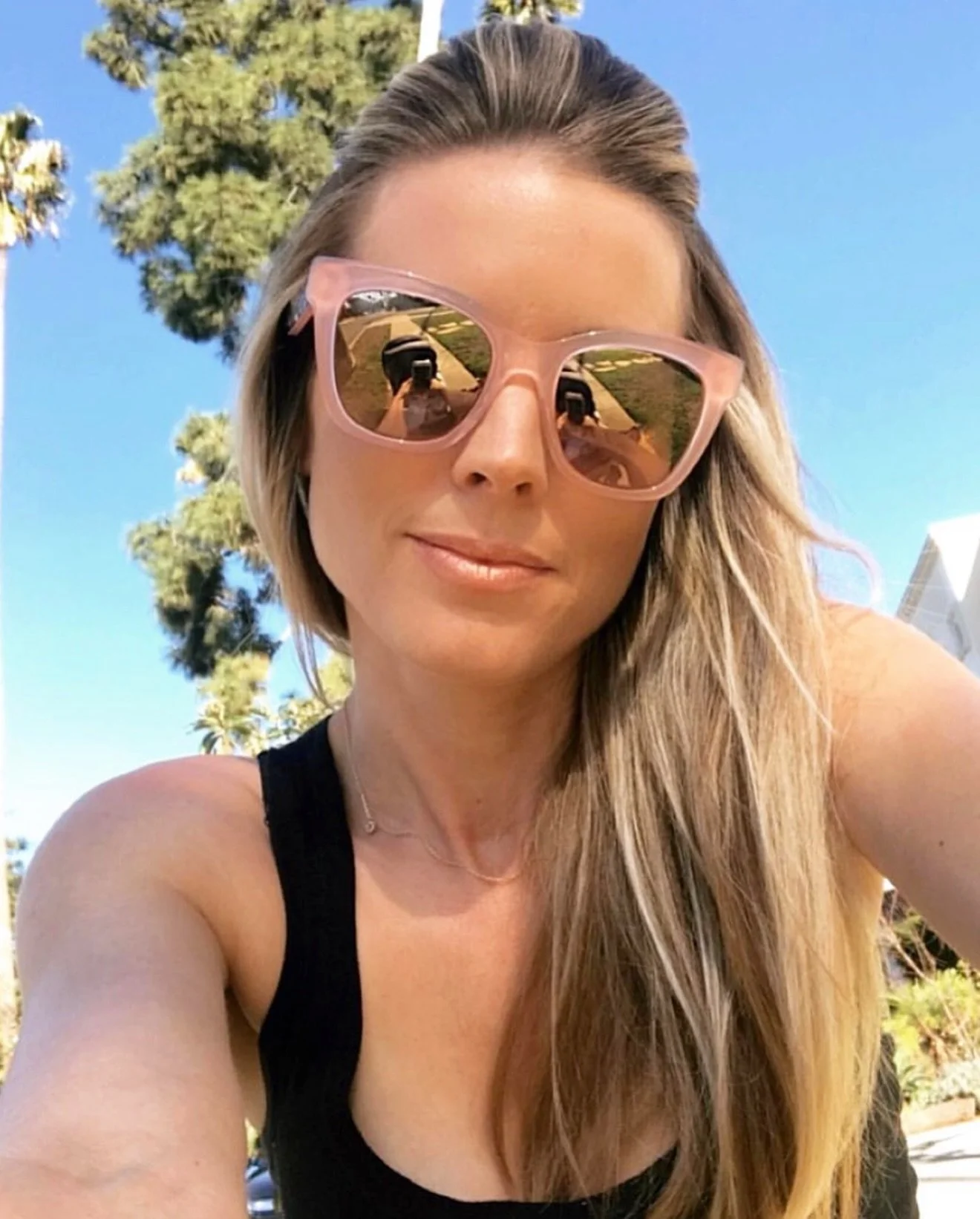 NOT me thinking about how we moved here from Santa Monica, CALIFORNIA!!!!!!!!☀️🌴🤬
.
Bracing for 2 feet of snow, coastal flooding, power outages, scary winds and  the blizzard of the century. 🆘
.
#blizzard2026 #bostonsnowstorm #coastalflooding #pow