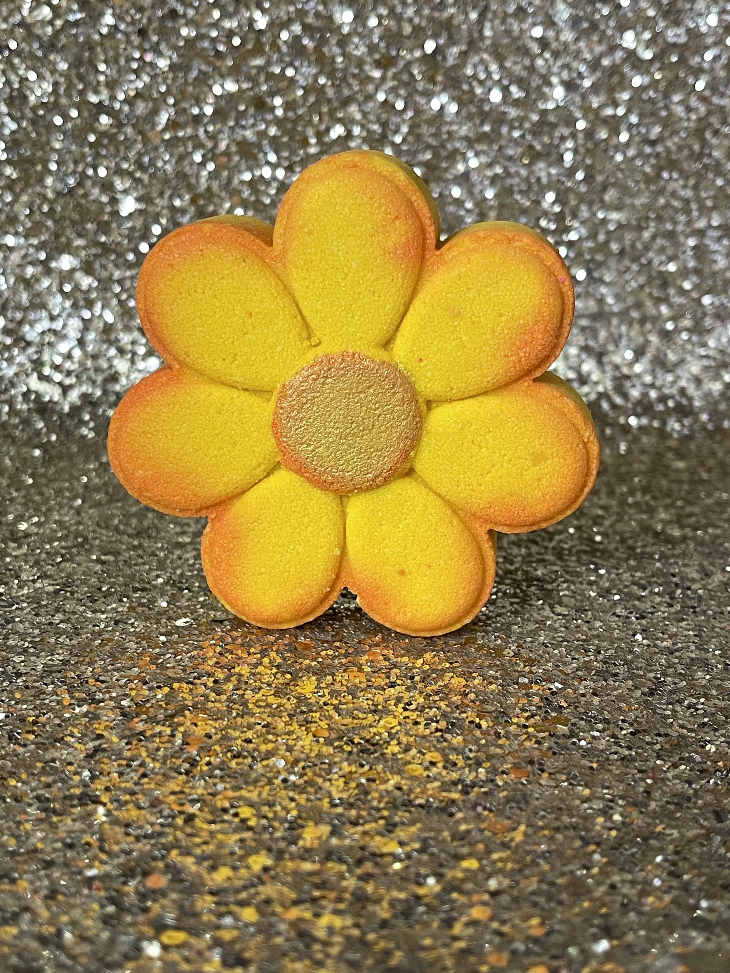 Lemon Blossom Daisy Bath Bomb