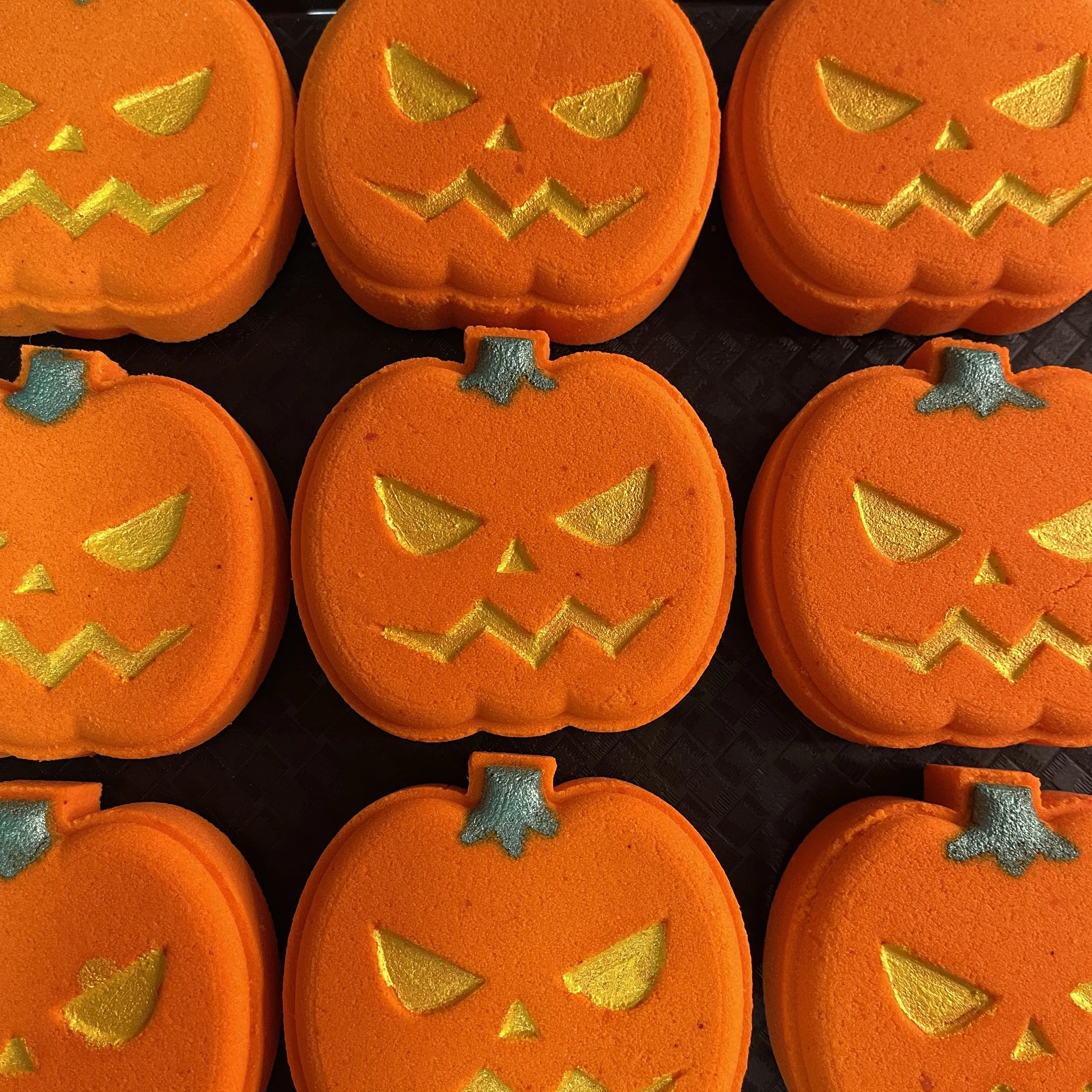 Jack O' Lantern Bath Bombs