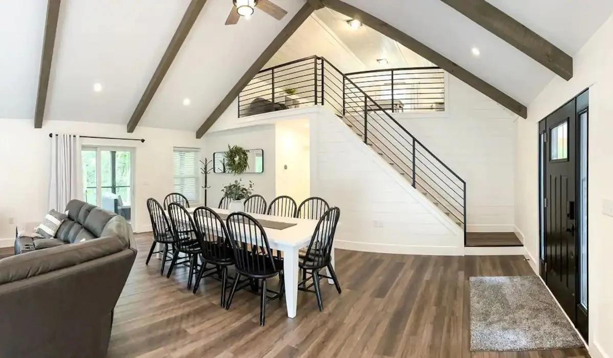 diningroom.jpg