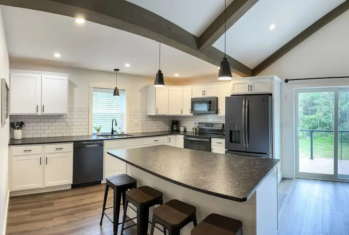 kitchen1.jpg