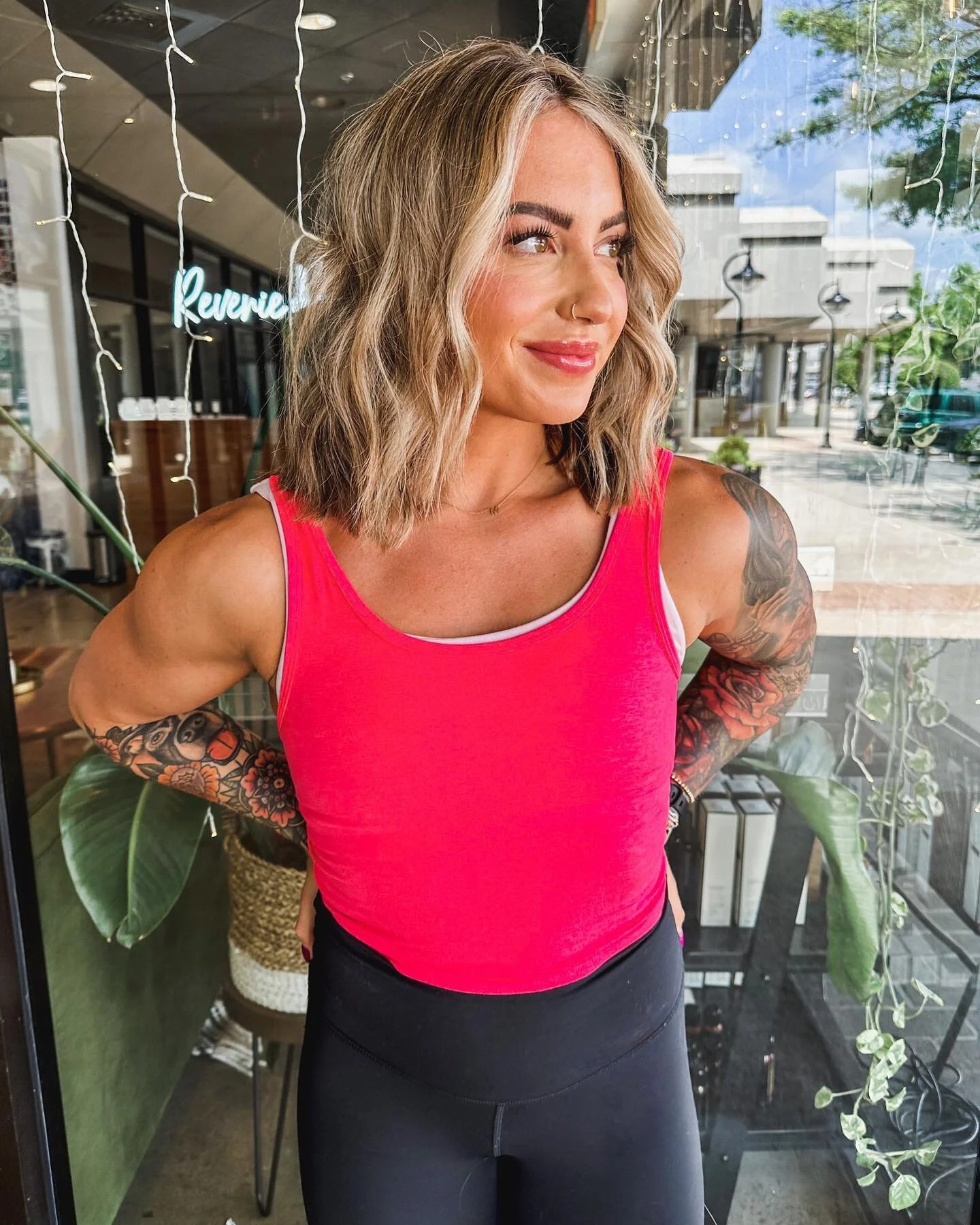 summer manders loading 😜

thank you @hairbyjordanpage for making me feel like a gorgina girl!! #shorthairsummer