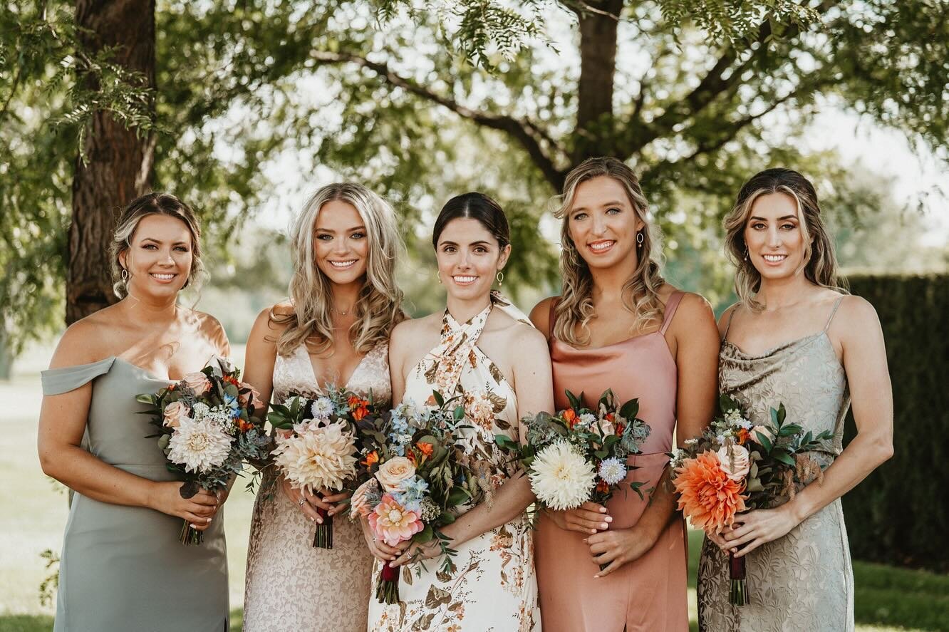 Huge shout-out to this fantastic bridal party. Not only did they all look fantastic but they were such a kind and helpful group not only to the bride and groom but to our team as well. @juliahagen_art You and Kirk are well loved!!

#chicagoweddings #