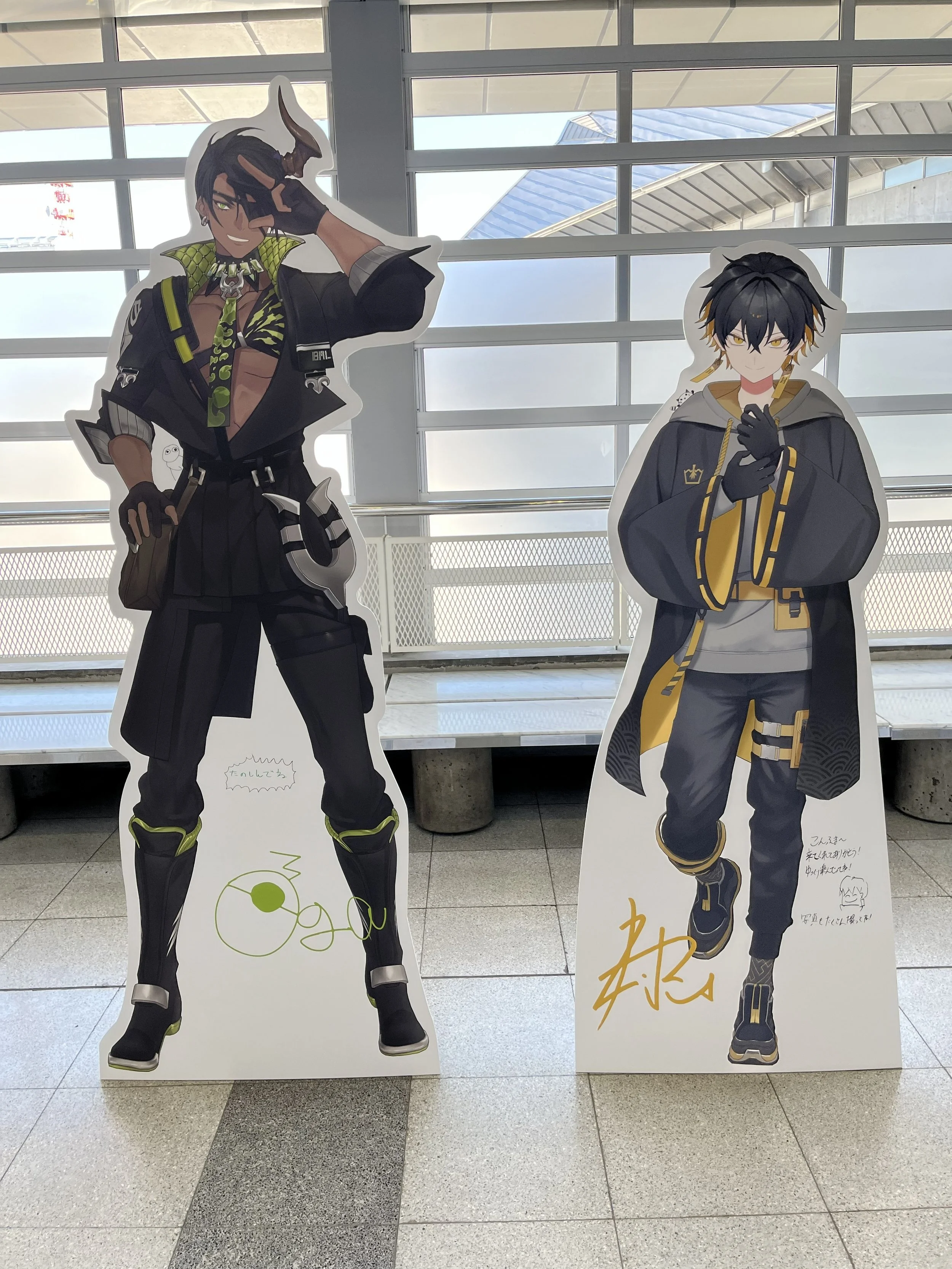 HOLOSTARS and HOLOSTARS EN life-sized-cardboard-cutouts-5.jpg