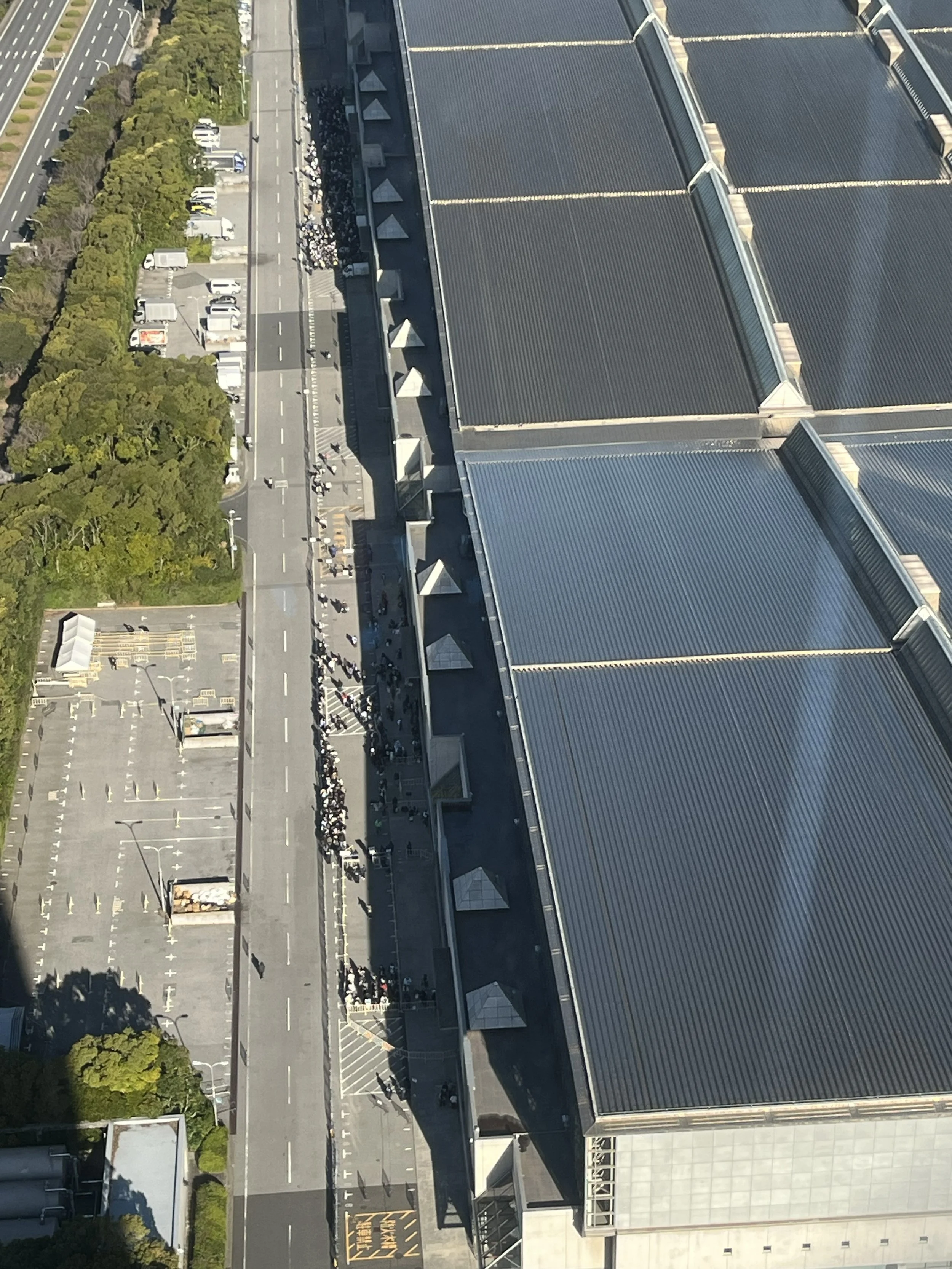 makuhari messe from APA in the morning.jpg