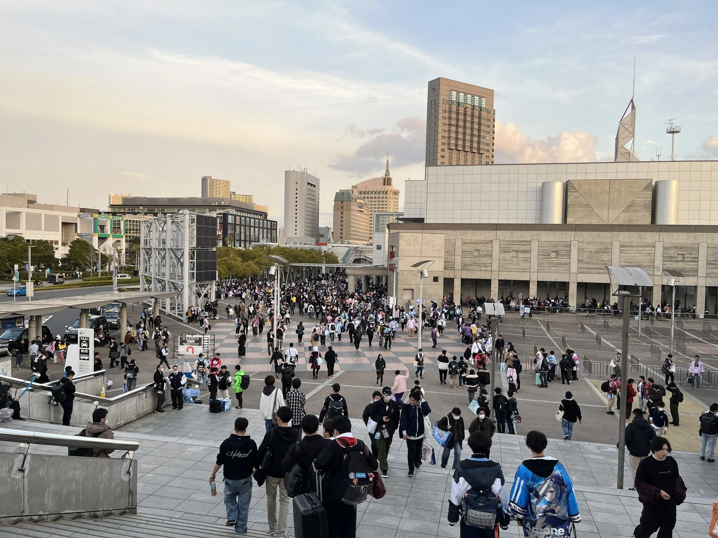 makuhari messe in the evening-2.jpg