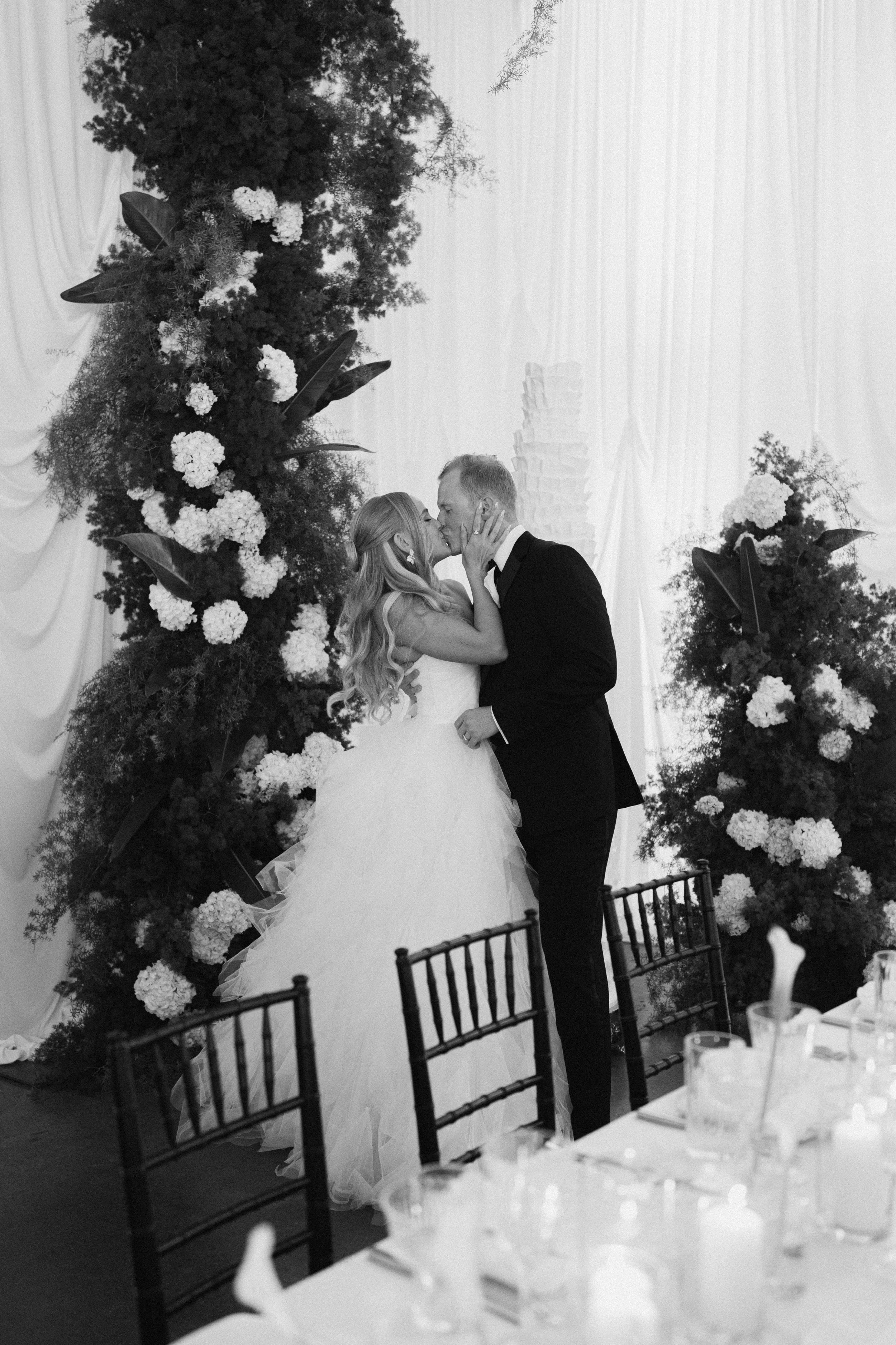 Hutton_House_Minneapolis_Wedding_Kelsey_Carter_Swidrak&Co.--1021.jpg