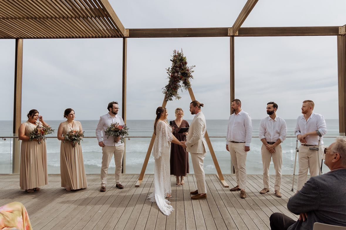 BIG congrats to Phil & Isobel !!!!!!! ✨✨🌊
Photos @saltandsoulphotography
Videos @true.love.films
Live art @michellechangkaminski
Venue @portseaslsc_
Music @nathanolson
#beachwedding #justmarried #marriagecelebrant #wedding #celebrant #weddi