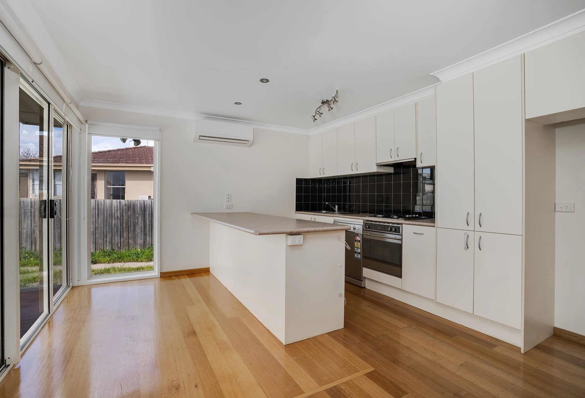 230802_3_Geelong_Living-Area-2.jpg