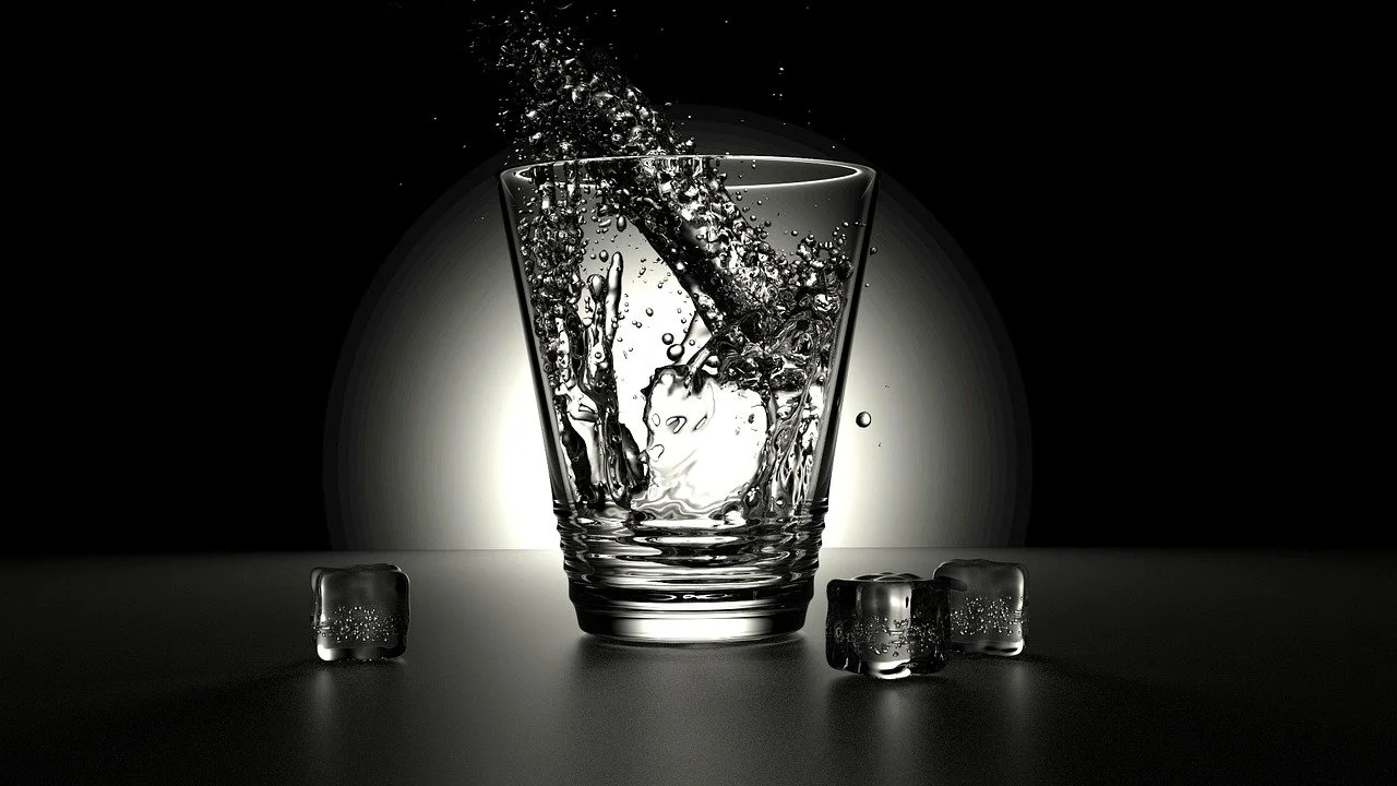 glass-2374311_1280.jpg