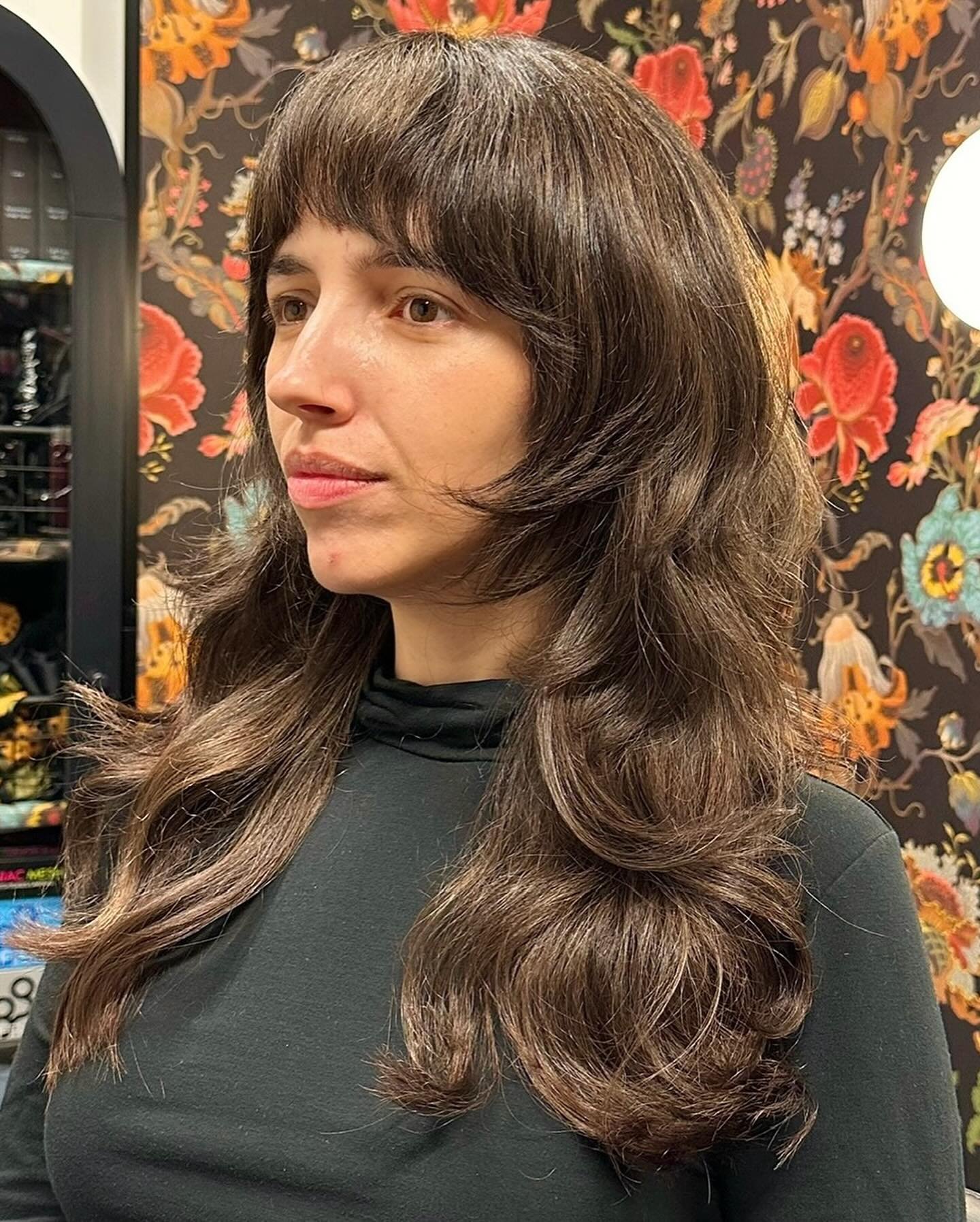 Dreamy hair 🥹 A little brighter with pops of caramel pieces and soft wispy layers✂️&hearts;️

#whispyhair#shaghaircut#whispylayers#trendyhair#hairtrends#foilyagehair#caramelhair#fringe#bighair

#nychairstylist#nychaircolorist#manhattanhairstylist#ma