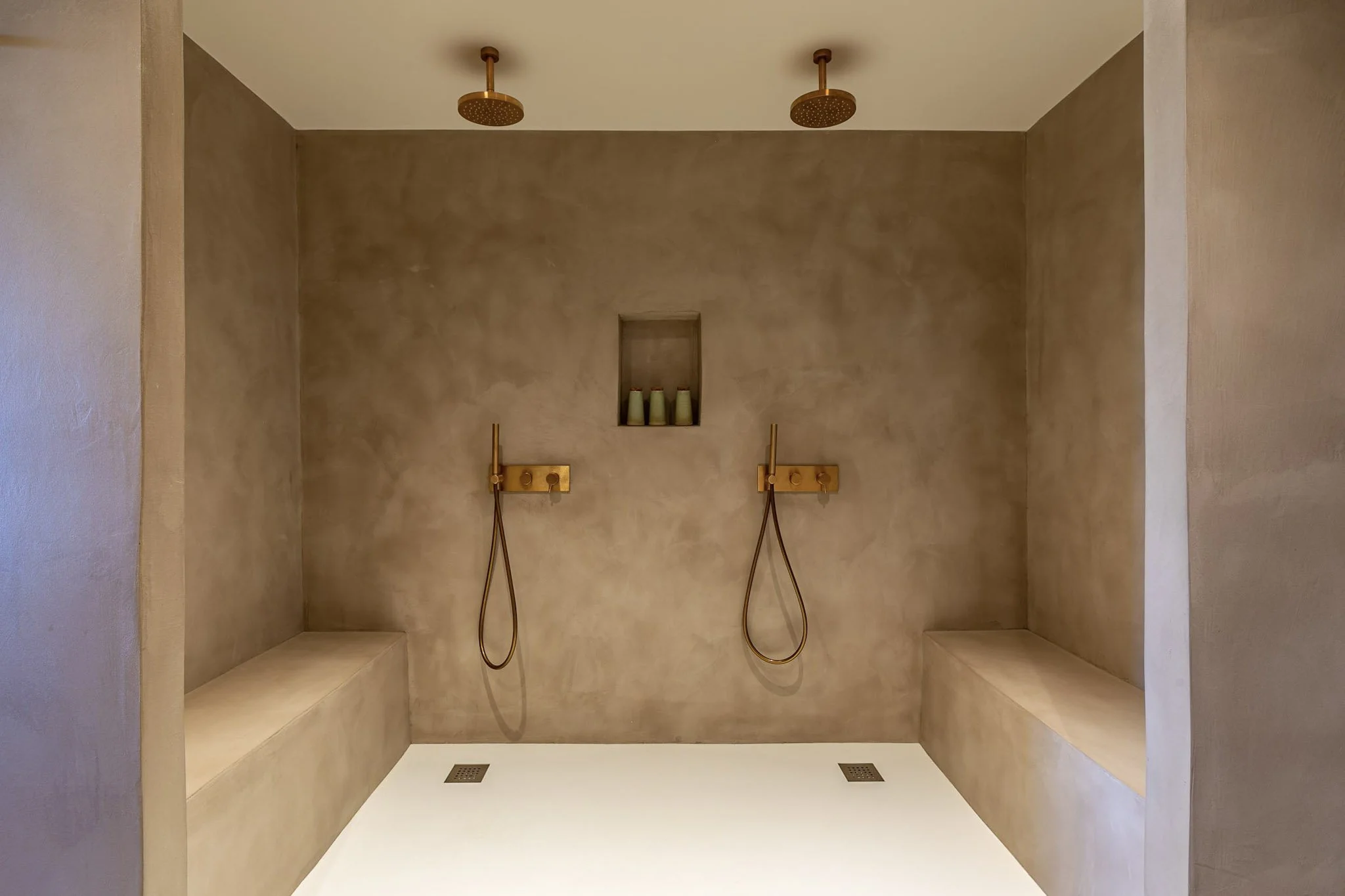 Luxurious showers at the yoga and breathwork retreat 29 April to 3 May, 2026.