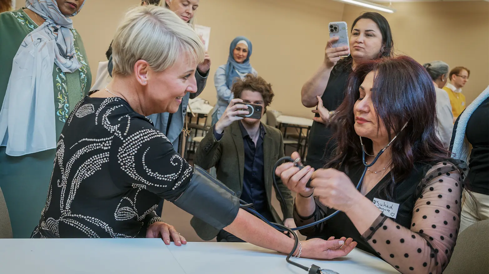 Statsrådet Anna Tenje (M) inviger S:ta Birgittas folkhögskola