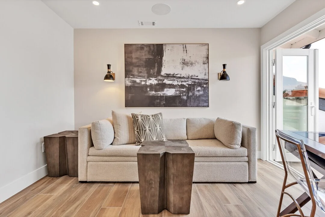 20) UPSTAIRS LOFT.jpg