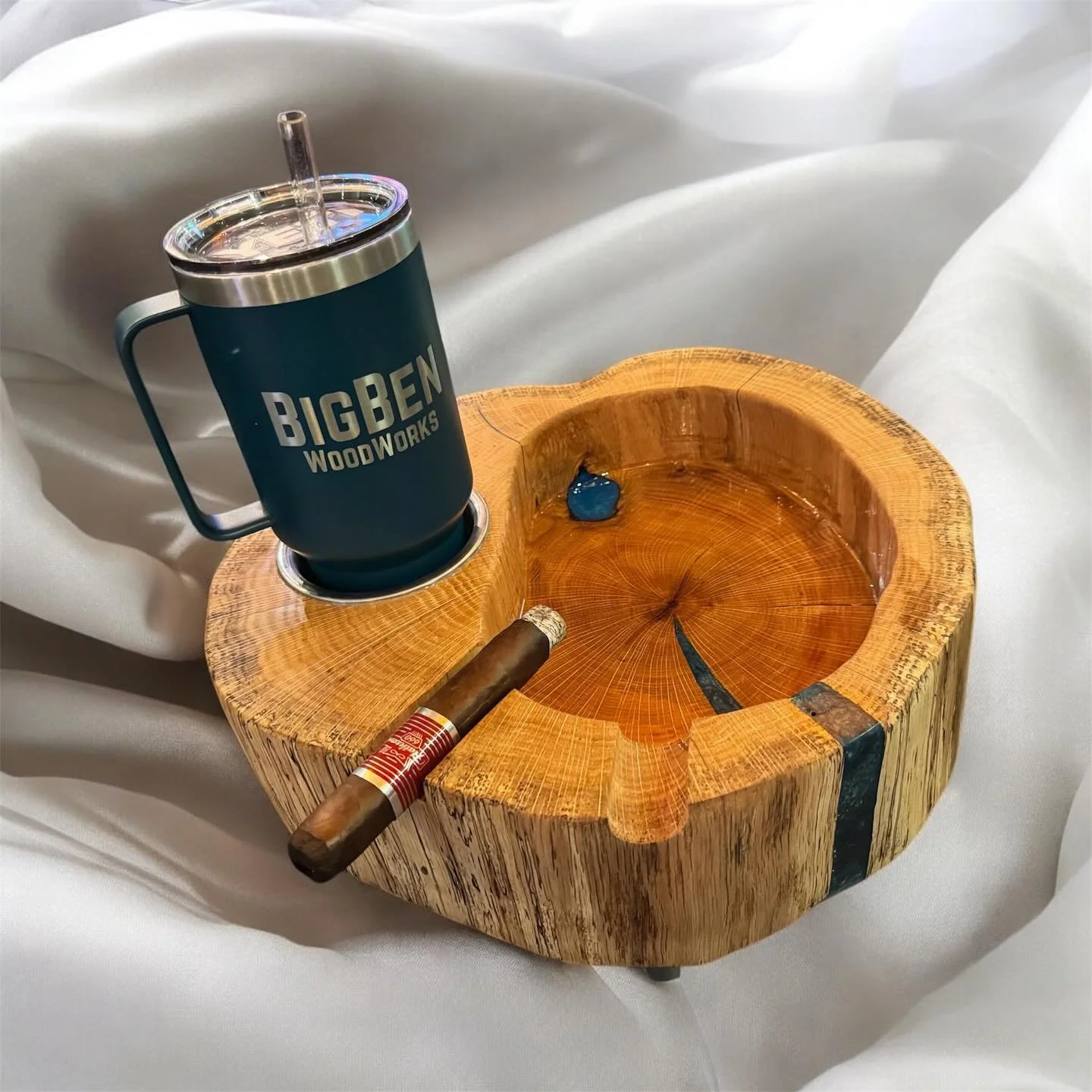 The wheels in this head are always turning!!! I have really started looking at wood cookies and slabs in a completely different way than before. I picked up a few really thick maple cookies from Westfield, MA and instantly thought: end table. This wi