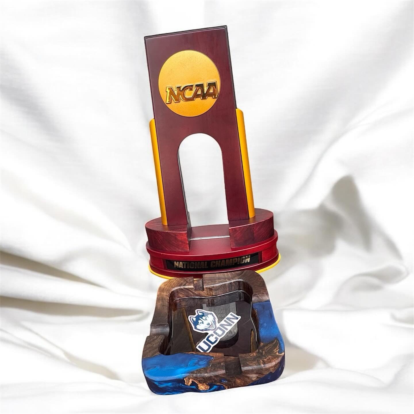 Thank you @kdhopp &amp; @storrscentral for letting me sponsor the Legends Golf Tournament by donating 4 of my ashtrays! The UConn&rsquo;s ones went FAST, but not before I got a picture of them with the &lsquo;23 &amp; &lsquo;24 trophies! 

Also a hug