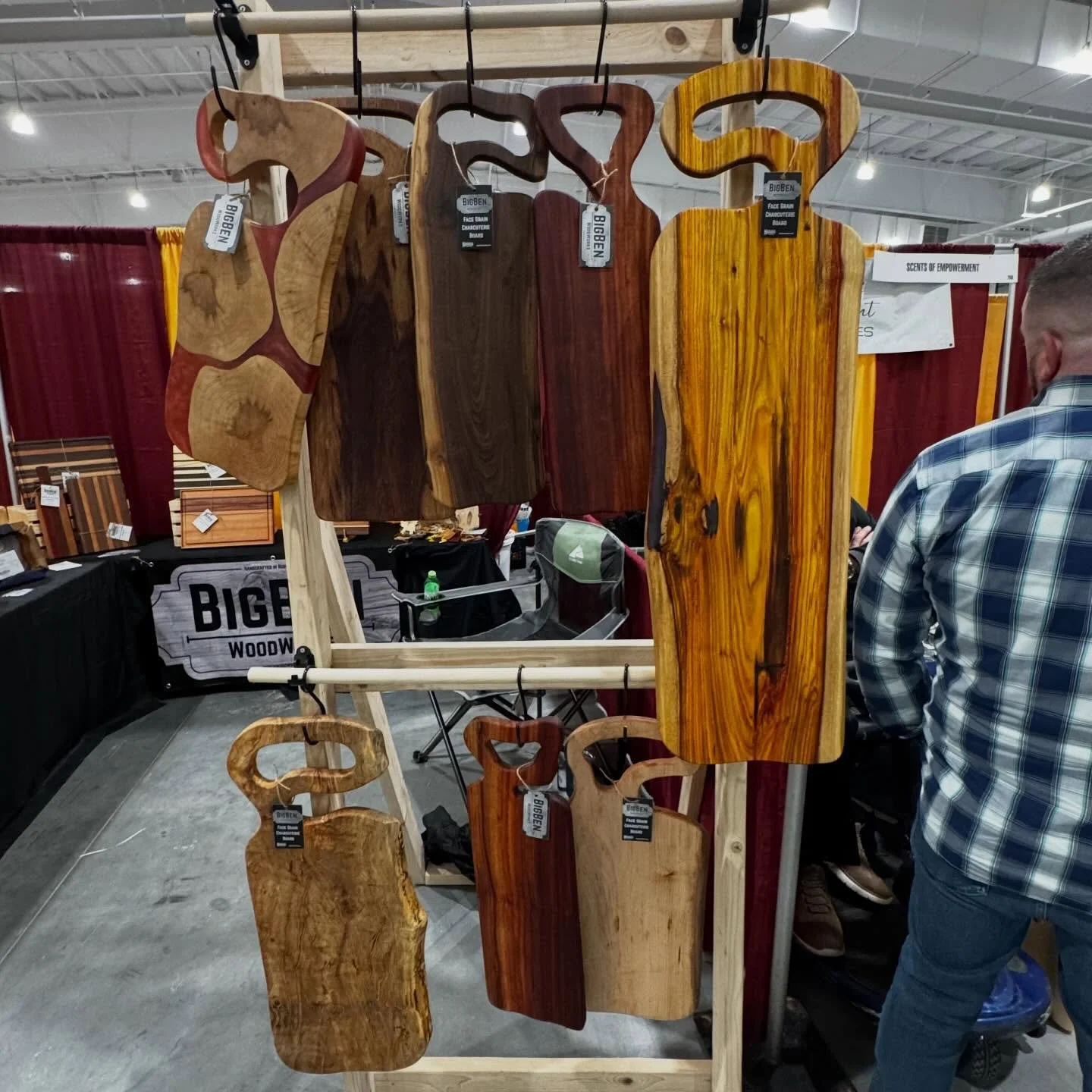 Come see me at Booth 707 for the @mohegansun Wine &amp; Food Fest 

#mohegansun #mohegansunwinefest #woodworking #cuttingboard #charcuterieboard