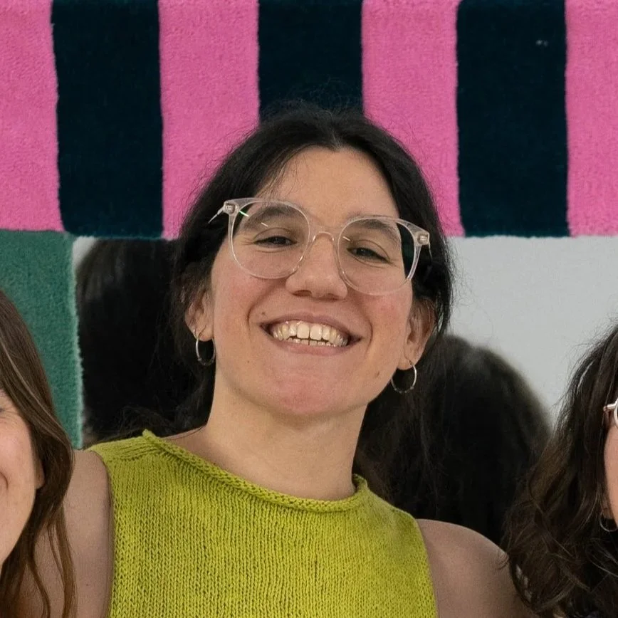 alumna feliz de ir a clases knitting en echo en barcelona