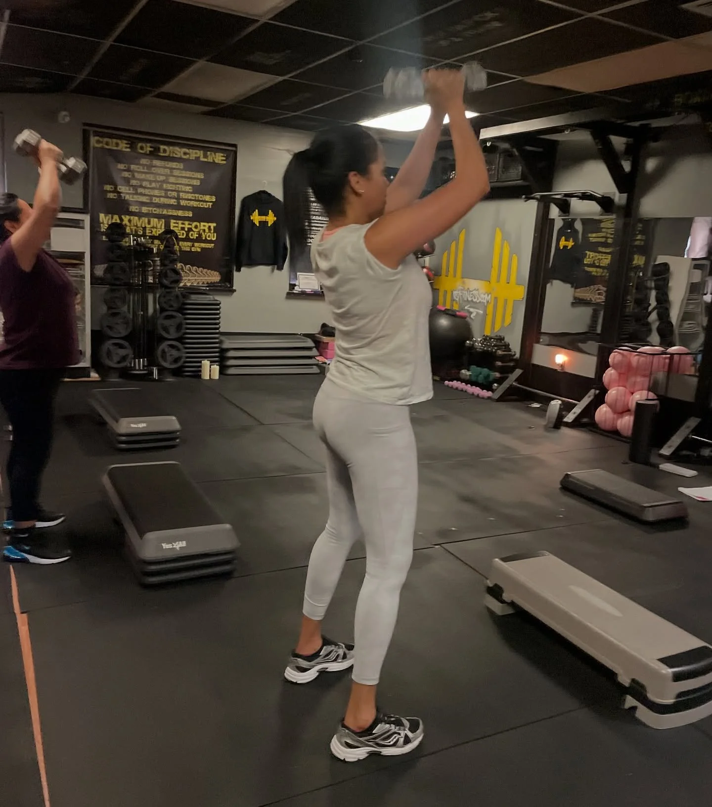 Join @roxy187fitness for STEP &amp; SCULPT on Sundays at 10 AM.

Step &amp; Sculpt is a dynamic, full-body workout that blends step aerobics with targeted strength training exercises. 

All fitness levels are welcome.

Do you want to look and feel yo