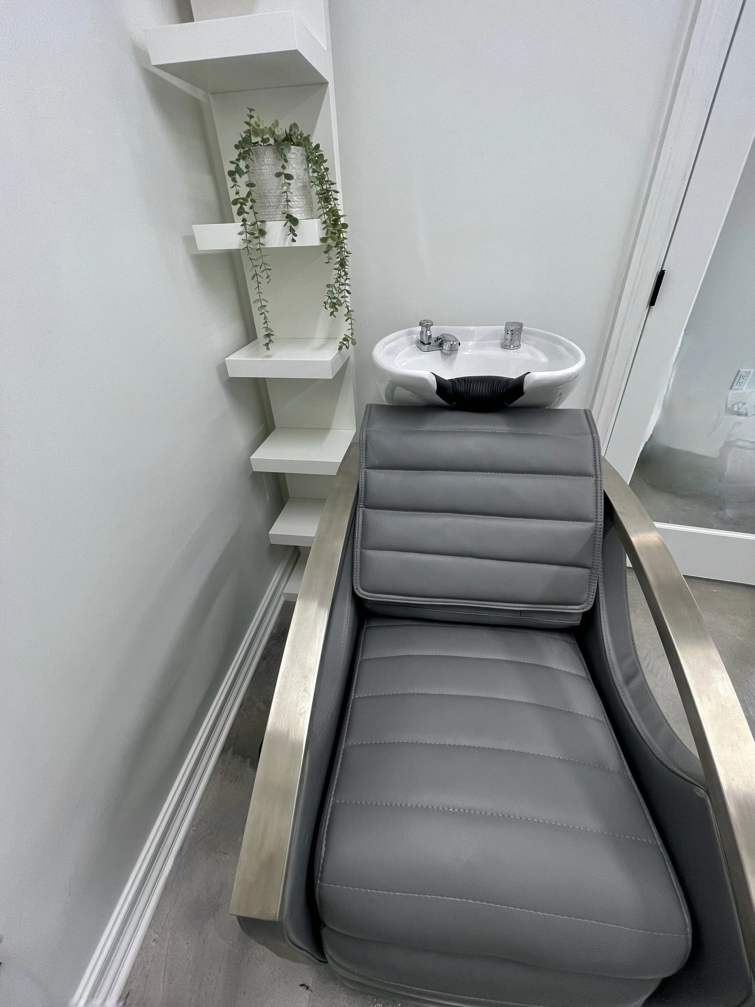 Studio 1 Shampoo Chair 