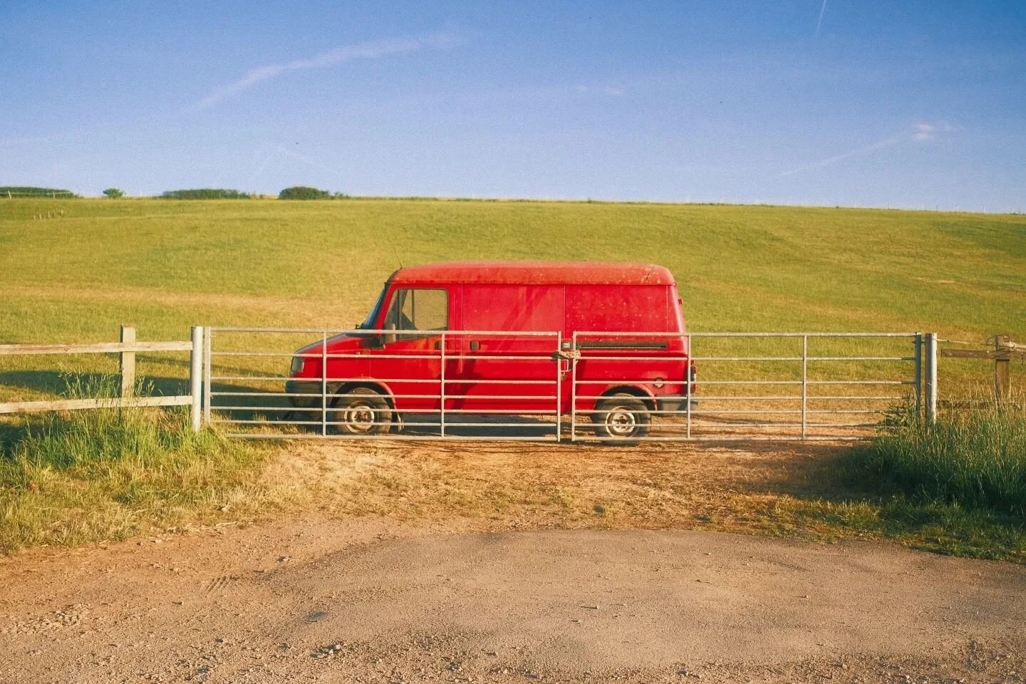 Van.

#fujifilm #fujixseries #fujixe4 #fuji #hertfordshire #rickmansworth