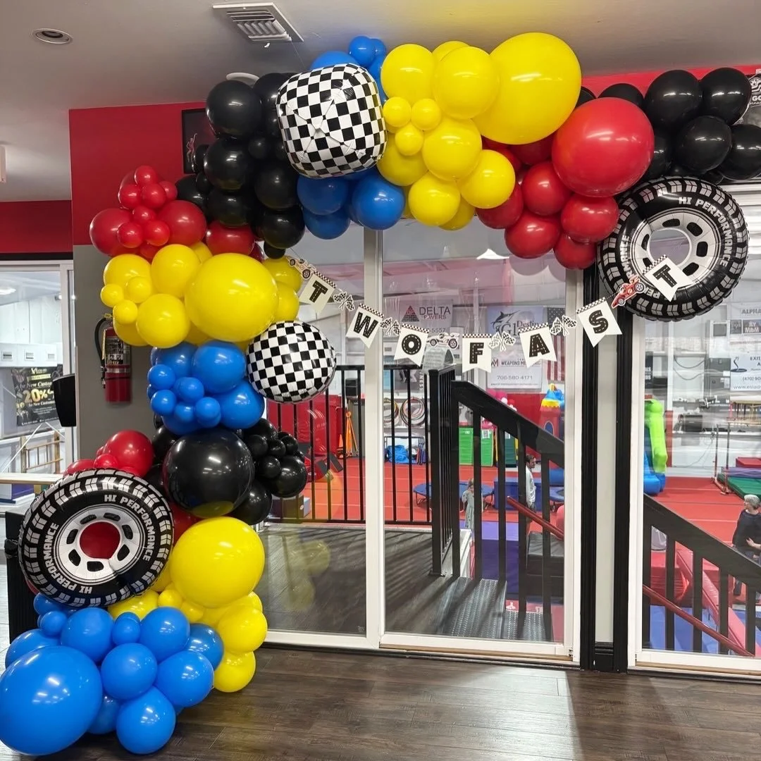 Start your engines&hellip; this party was FULL THROTTLE 🏁🎈
Revved up the fun with a custom balloon install for a racing-themed celebration &mdash; bold colors, checkered details, and all the high-energy vibes. If you&rsquo;re going to celebrate, yo