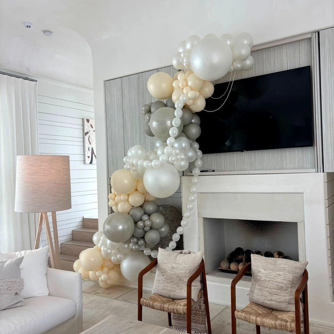 Soft, chic, and effortlessly elevated 🤍
Balloon moments don&rsquo;t have to be loud to be unforgettable.

#NeutralAesthetic #HomeEvent #BalloonGarland #LuxuryDecor #EventInspo #StyledSpaces