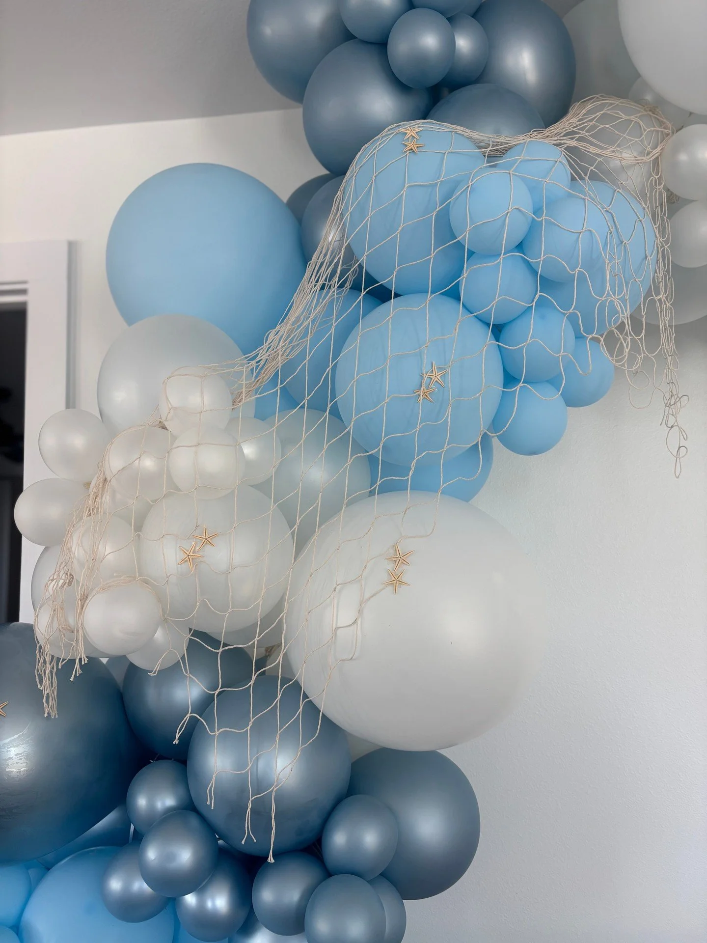 Under the sea but make it elevated 🌊✨
Layering textures + movement = next level design

We don&rsquo;t just install balloons&hellip; we design experiences.

Save this for your next themed event 🐚

#UnderTheSea #BalloonArt #EventStyling #CreativeDes