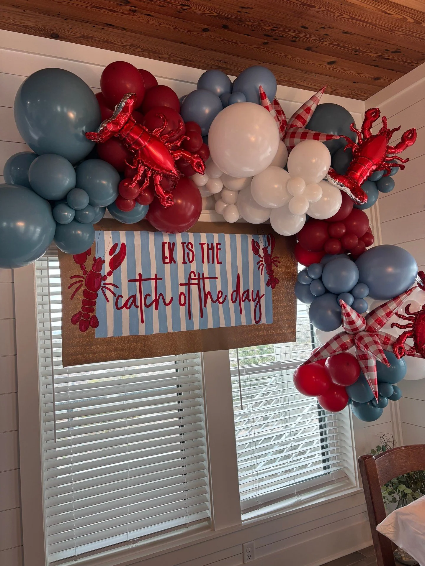 This setup is serving coastal cuteness with attitude 🦞✨
Because on 30A&hellip; even your balloons deserve a theme.

Fun, bold, and totally unforgettable (just how we like it).

#CoastalParty #30AStyle #BalloonDecor #ThemeParty #EventStyling #BeachVi