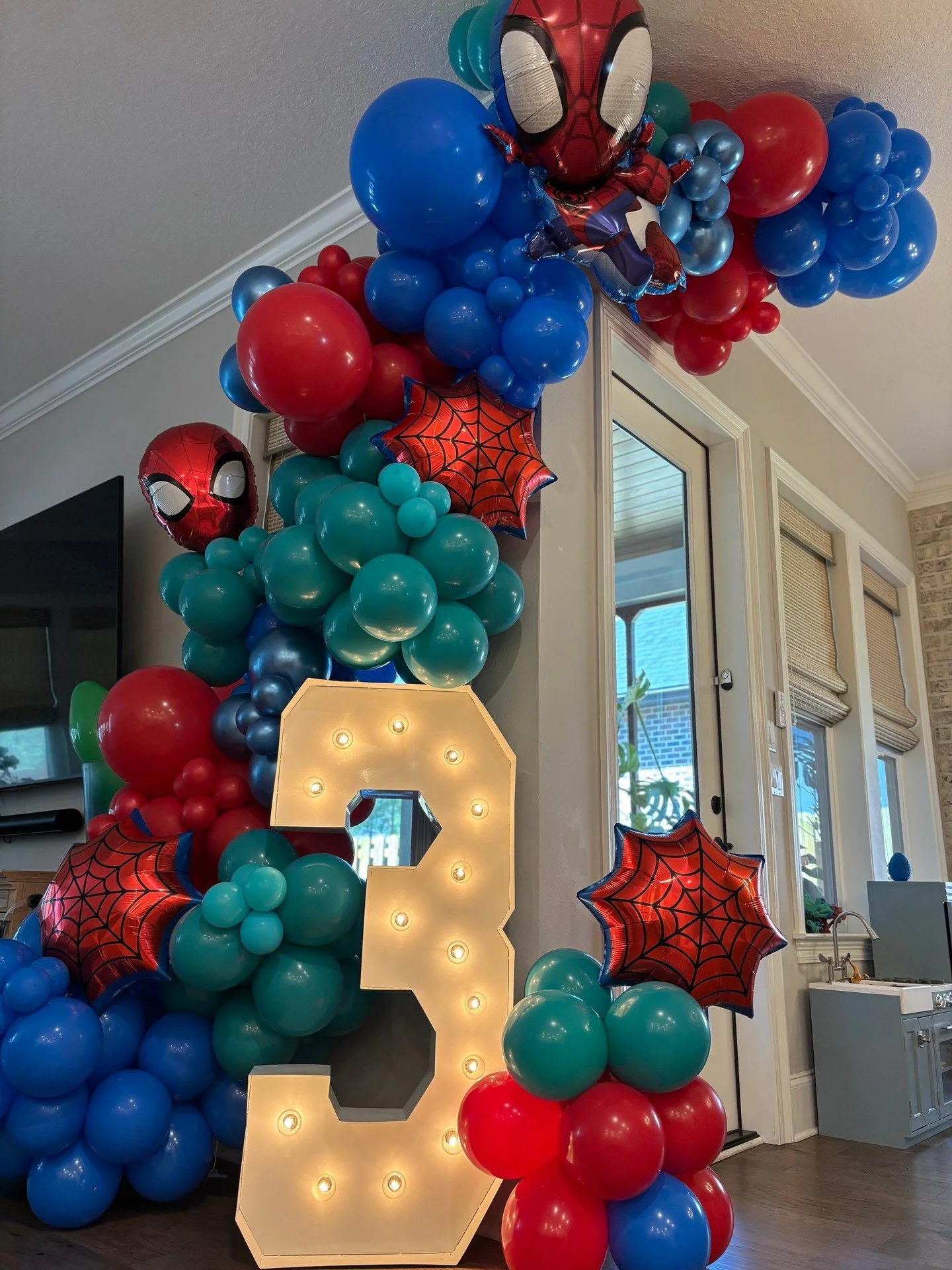 Superhero energy activated 🕷️💥
Custom installs that bring your kid&rsquo;s favorite characters to LIFE.

Warning: your child may think you&rsquo;re the coolest parent ever after this 😎

Follow for more party inspo your kids will freak out over

#S