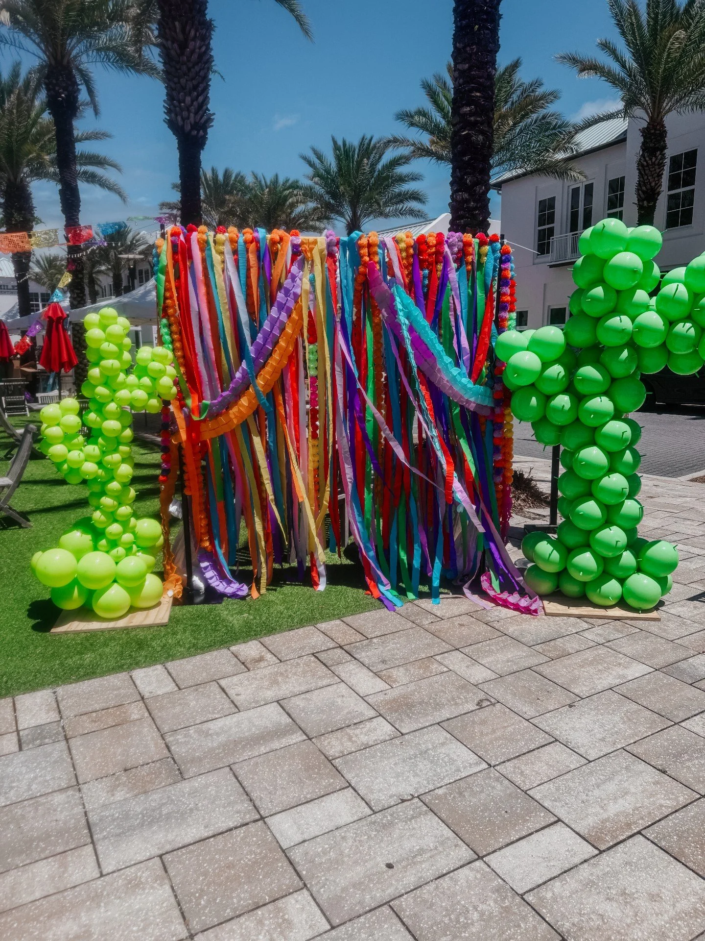 Happy Cinco de Derby @30Avenue Bright colors, oversized fringe, playful textures, and balloon details everywhere made this one feel like a full experience the second guests walked in.

And honestly, installs like this are why we always say profession