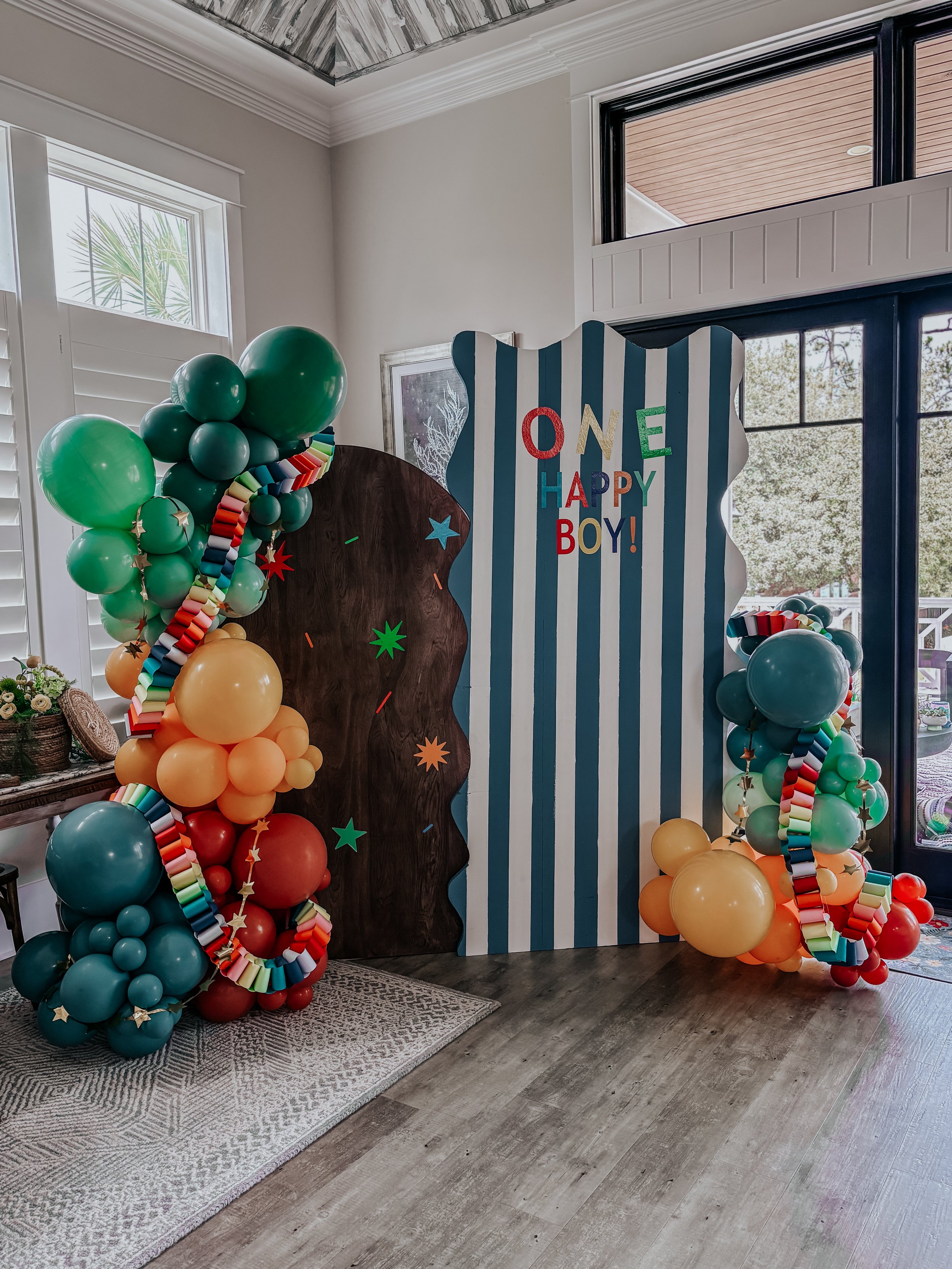 Balloon Arch and Backdrop for 1st Birthday BAE 30A.jpg