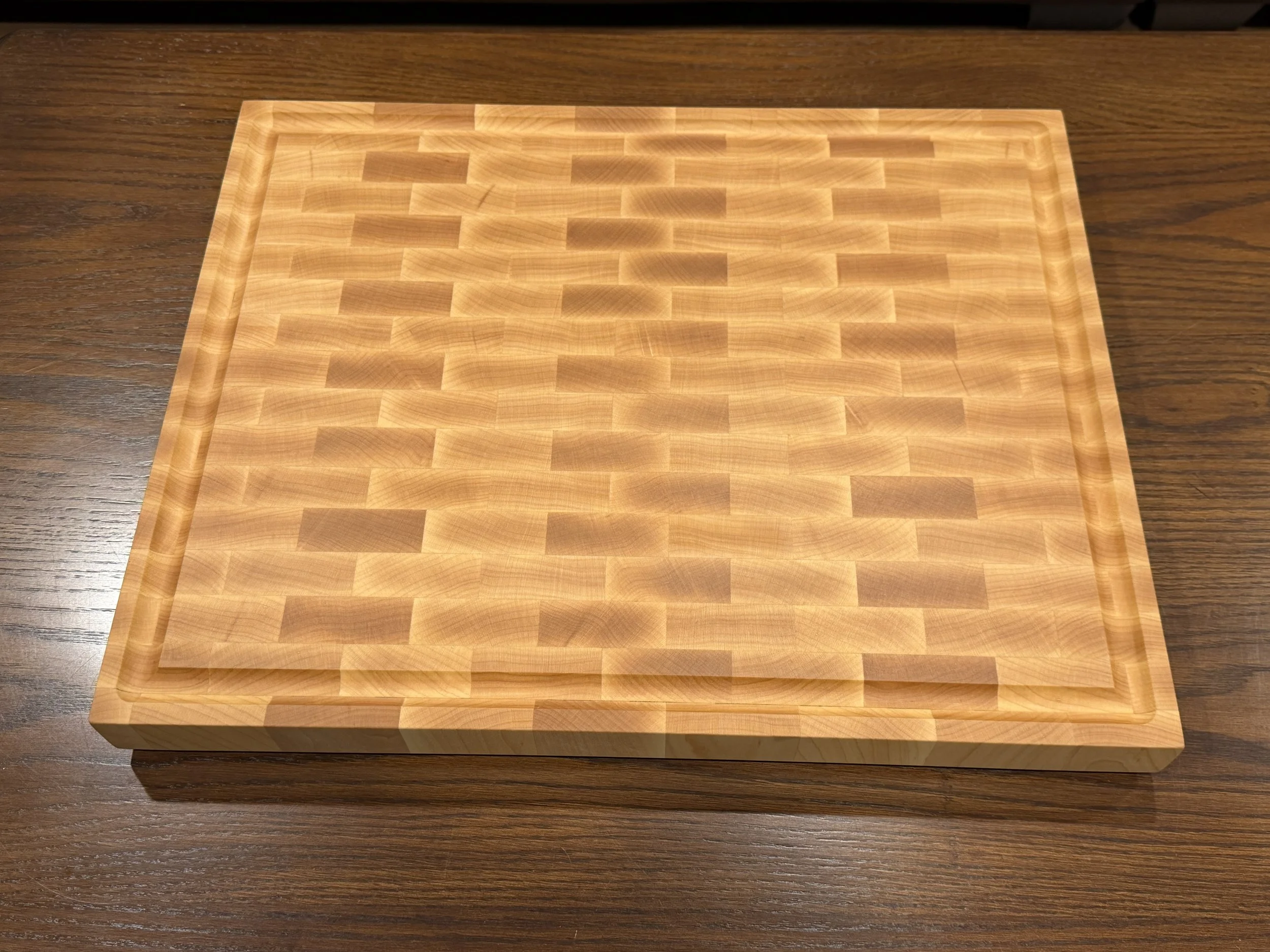 End Grain Cutting Board w:juice groove_2.JPG