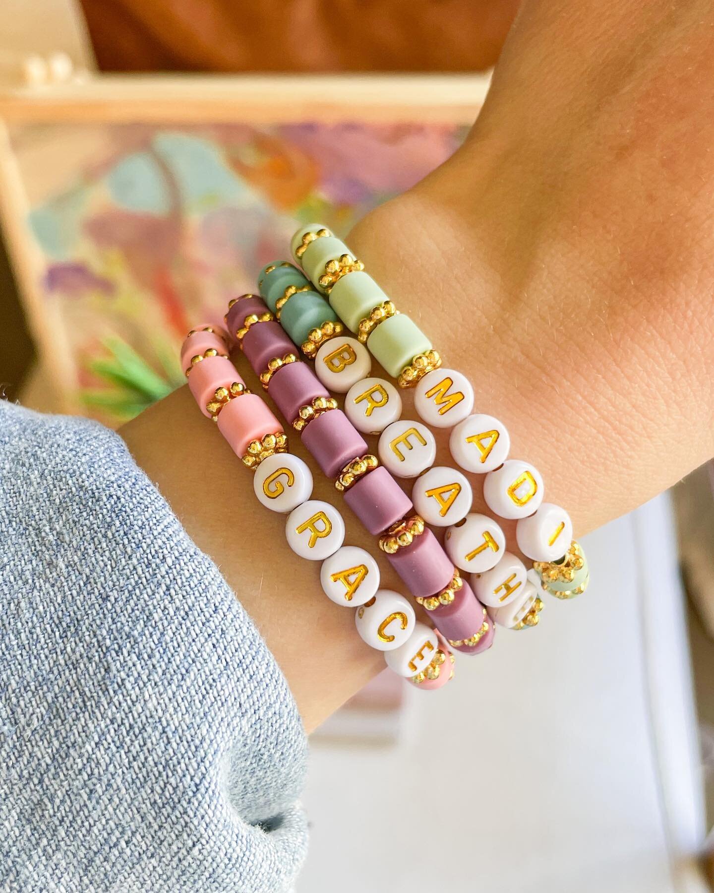 Coming soon! Chunky clay bracelets! These have the comfort of my OG Heishi bands and some bling with gold-plated daisy spacers ✨ I&rsquo;ve got lots of colorful and neutral options. ✿ light sage ✿ ocean blue ✿ lilac ✿ bubblegum pink ✿ vanilla cream ✿