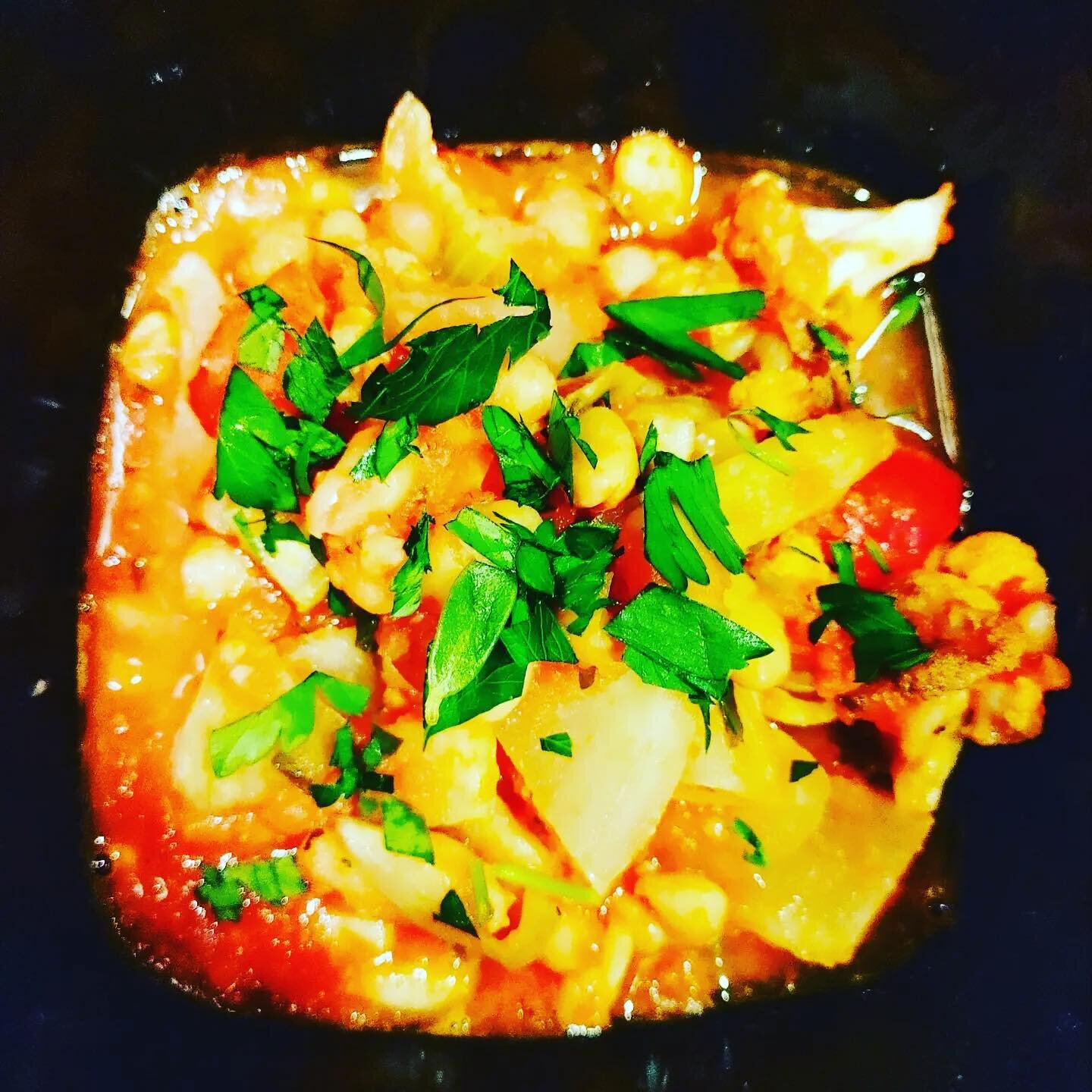 Deadline Tonight for Monday&rsquo;s Delivery and Tuesday&rsquo;s Pickup! 

Thai Red Curry Shrimp and Vegetables
Vegetarian Option: Thai Red Curry Tofu and Vegetables
+ 1 Side

Poached Chicken Breast with Herb &amp; Citrus Sauce 
Vegetarian Option: Wh