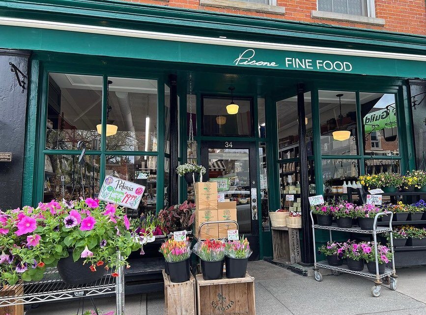 Still glowing from this facade project @piconefinefood. Check out the before, the original Moss&rsquo; Bakery, and the after.

#doorsofhamont #doorsofinstagram#woodworker #wooddoor #woodendoor  #historichomes #finefinishes  #restore  #rebuild #custom