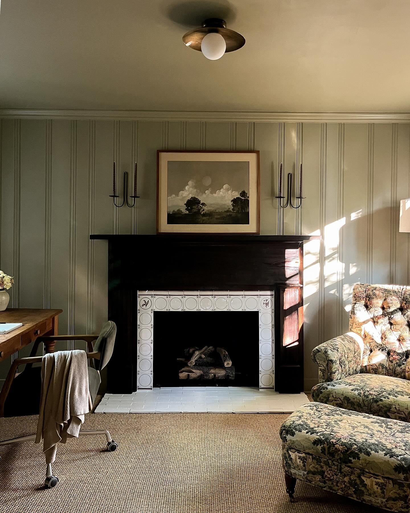 Who else is ready for fireplace season? 🙋&zwj;♀️ Swipe to see the before of this one. We paired this mantle, salvaged from an old farmhouse, with a beautiful delft tile from @filmoreclark to create a true and special focal point for the room.