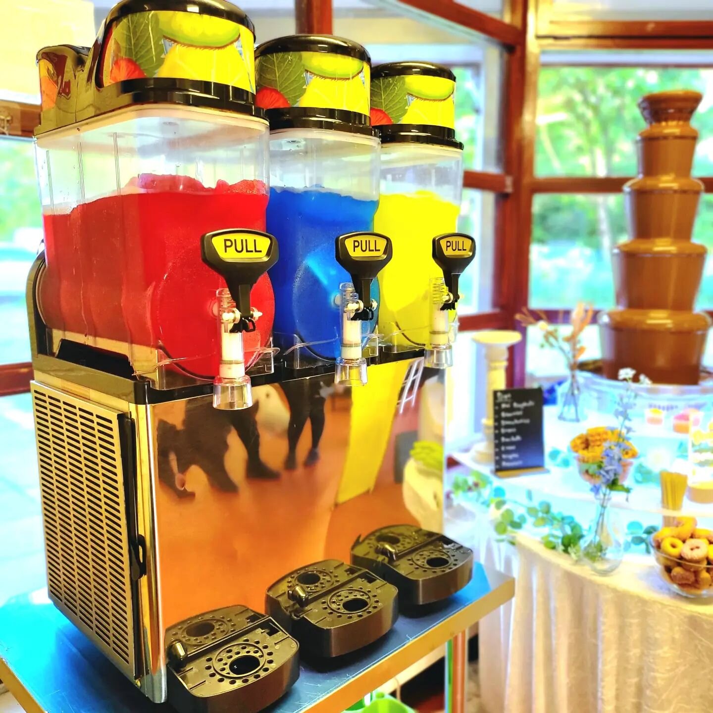 That Time Of The Year 🥤 Available For Hire For All Your Occasions.

Message us for price and availability 📩

#slush #slushmachine #summer #weddingseason #weddings #nikkah #bride #groom #mehndi