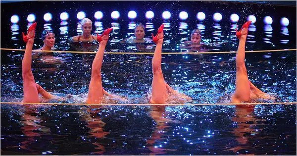 SYNCHRONIZED SWIMMERS