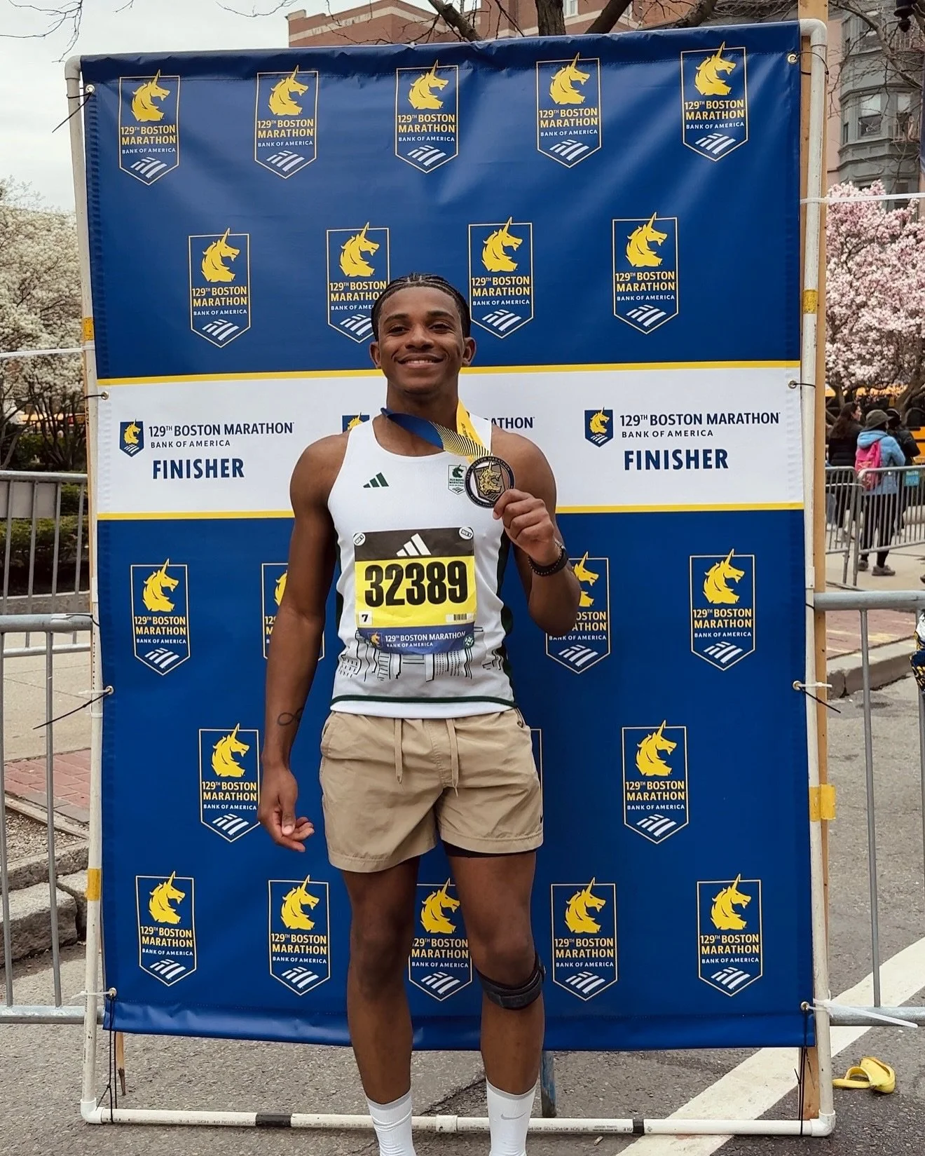 Running in your first marathon…the Boston Marathon… with only 8 weeks to train?! @adrianjofficial didn’t even think twice 🔥
Running has always been one of AJ’s passions. Thanks to our good friends at @dickssportinggoods he